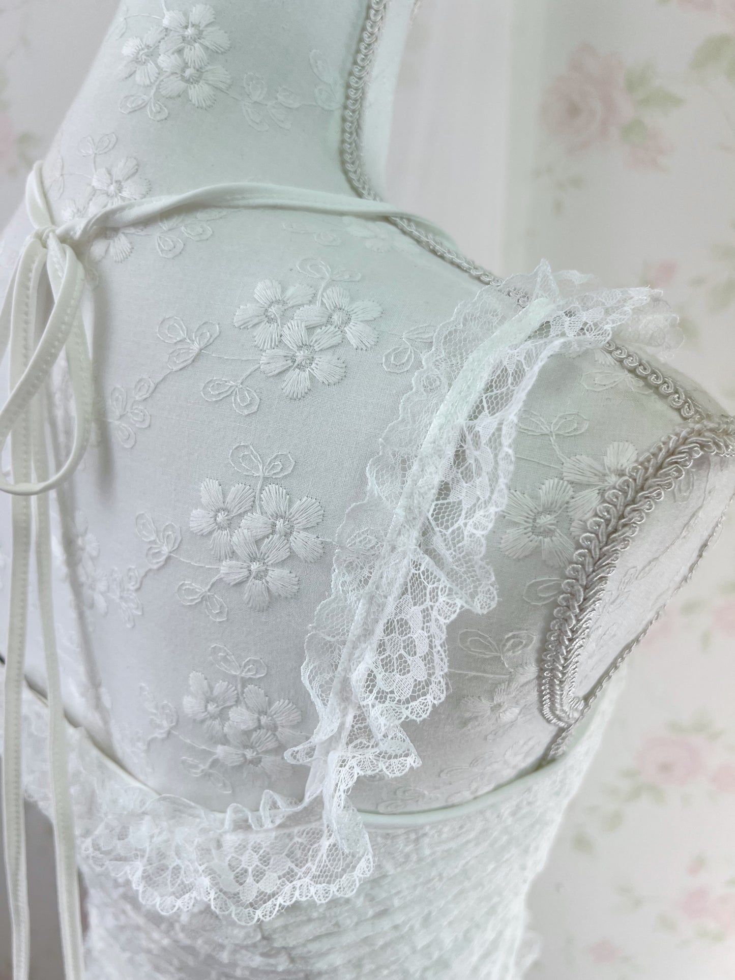 GRL Lacy Halter Neck Camisole (White)
