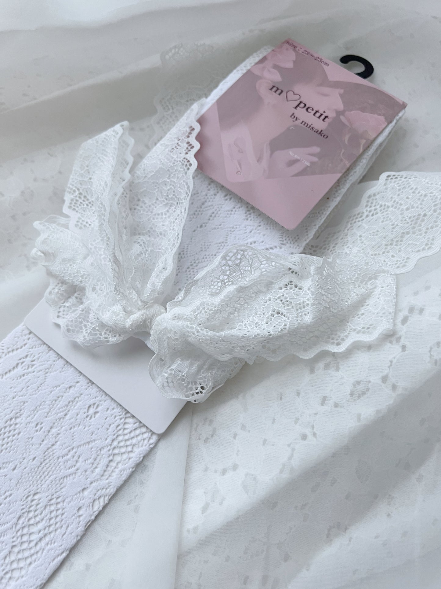 m♡petite Lacy Bow Over Knee Socks (White)