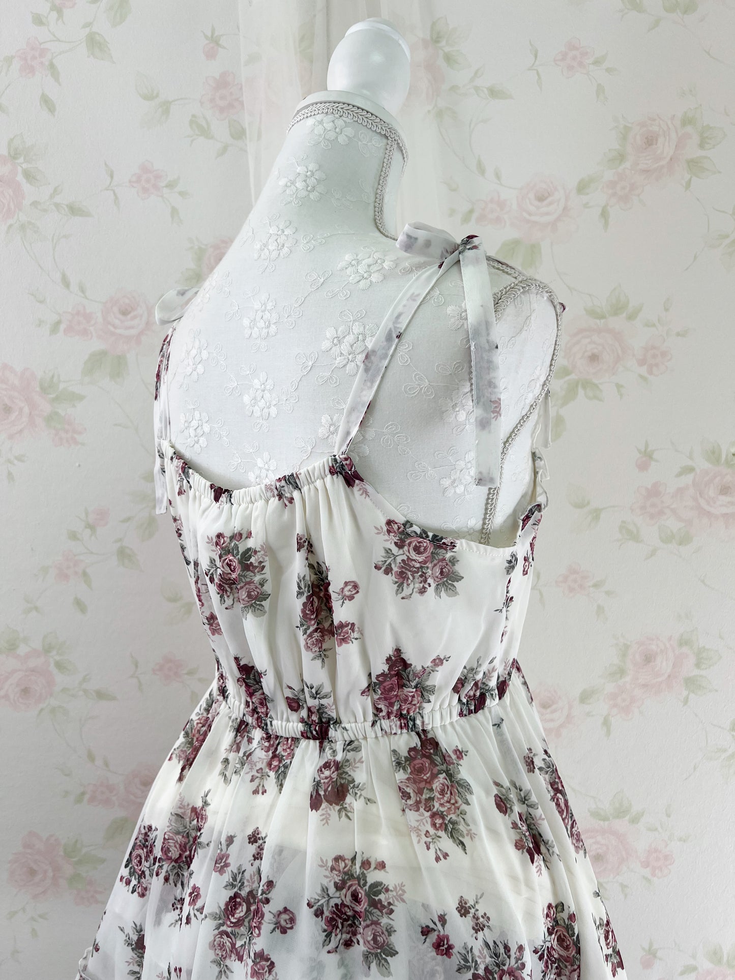 axes femme Floral Tunic Top (White)