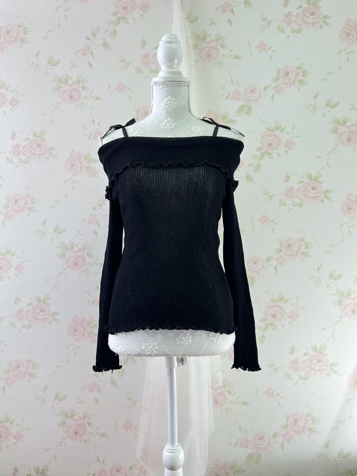 GRL Off Shoulder String Knit Top (black)