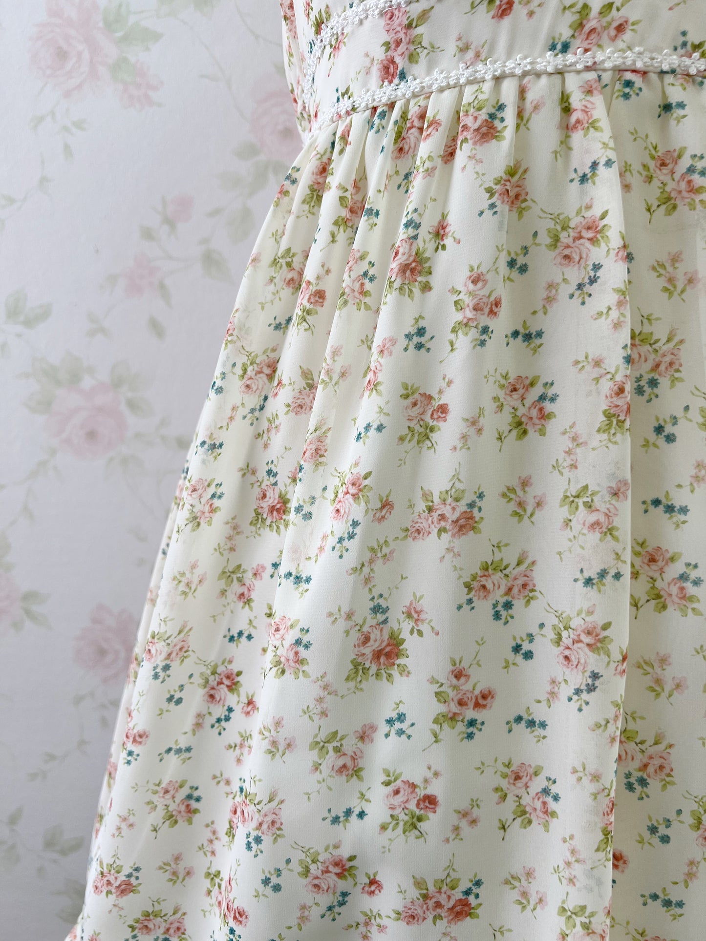 L’EST ROSE Halter Neck Floral Dress (Butter Yellow)