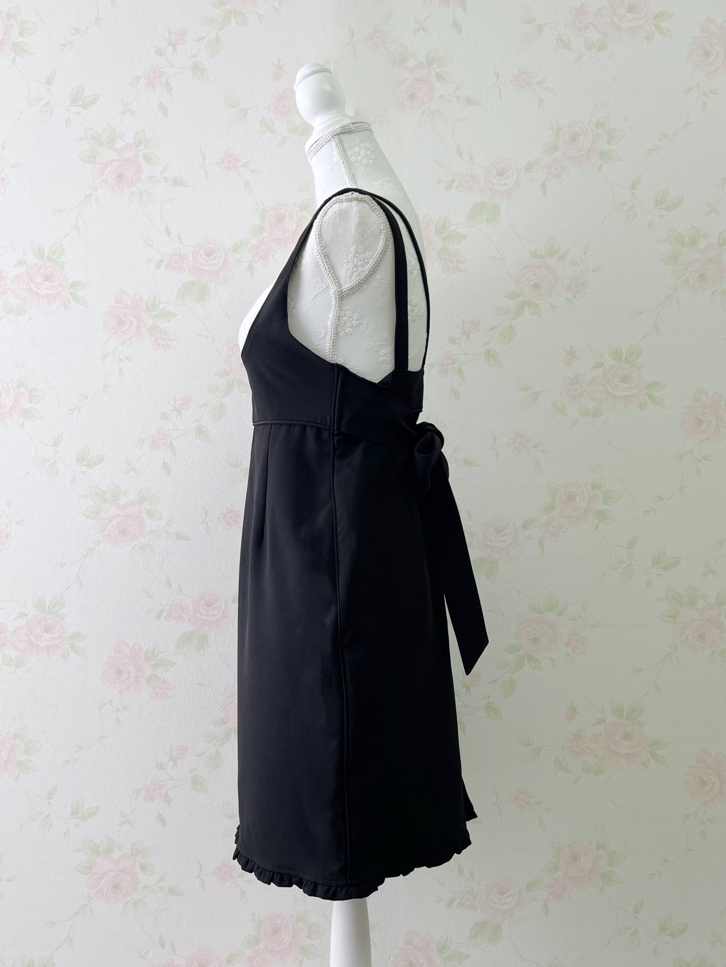 EATME Mermaid Back Bow Jumper Dress (Black)