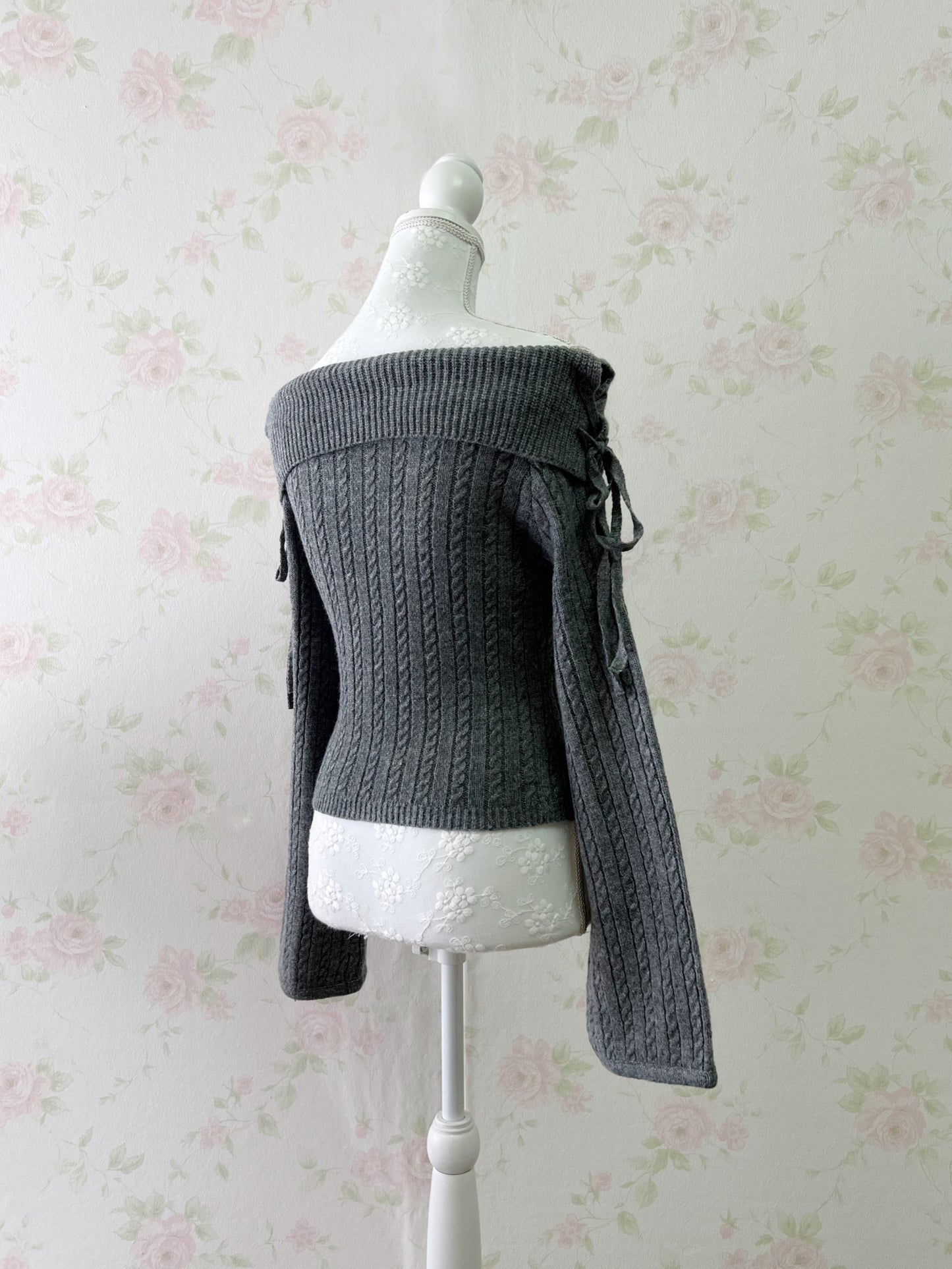GRL Laced Up Shoulder Sweater (Gray)