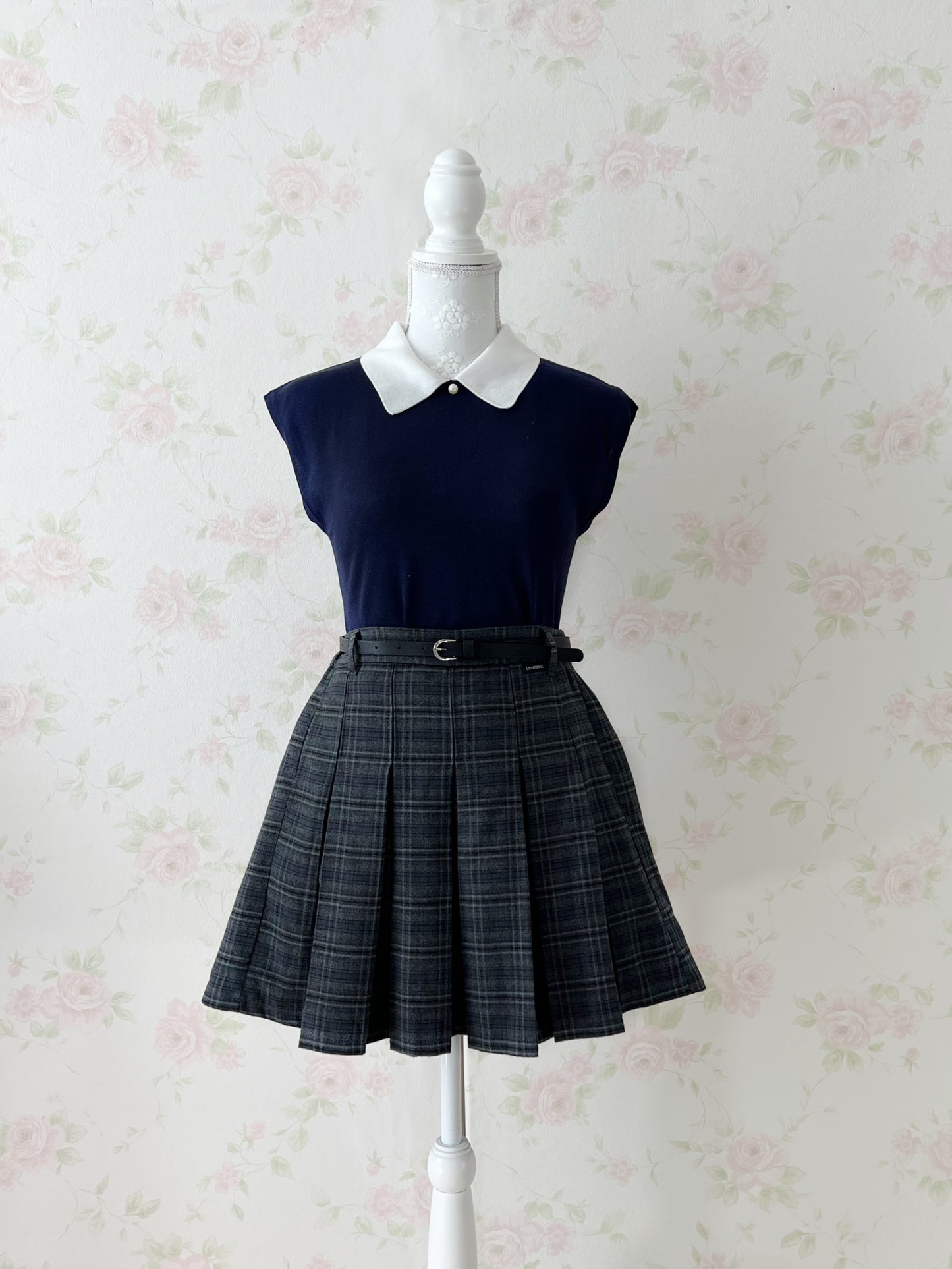 Preppy Collar Pearl Top (Navy)