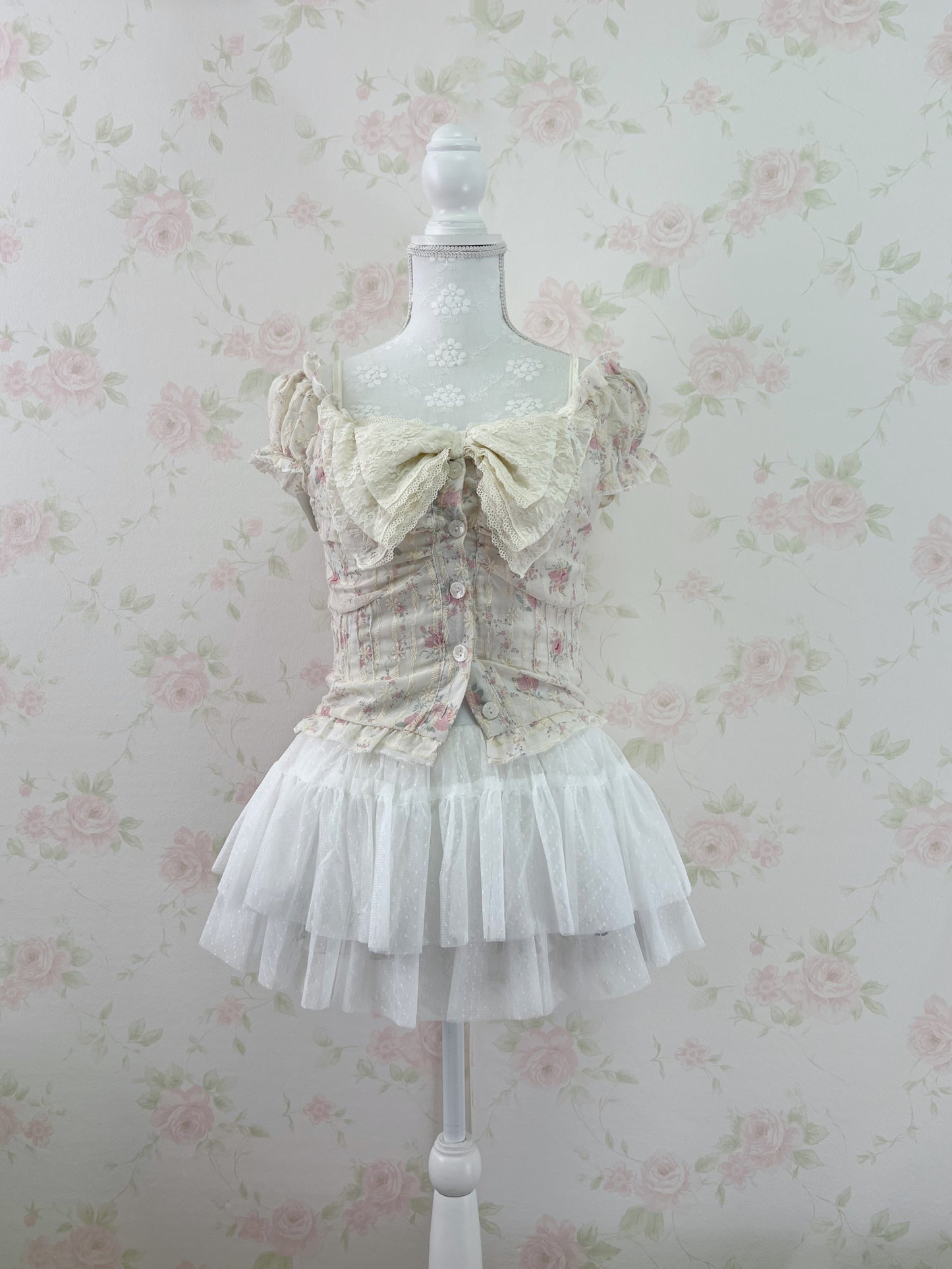 axes femme Y2K Big Bow Lace Camisole (Ivory)