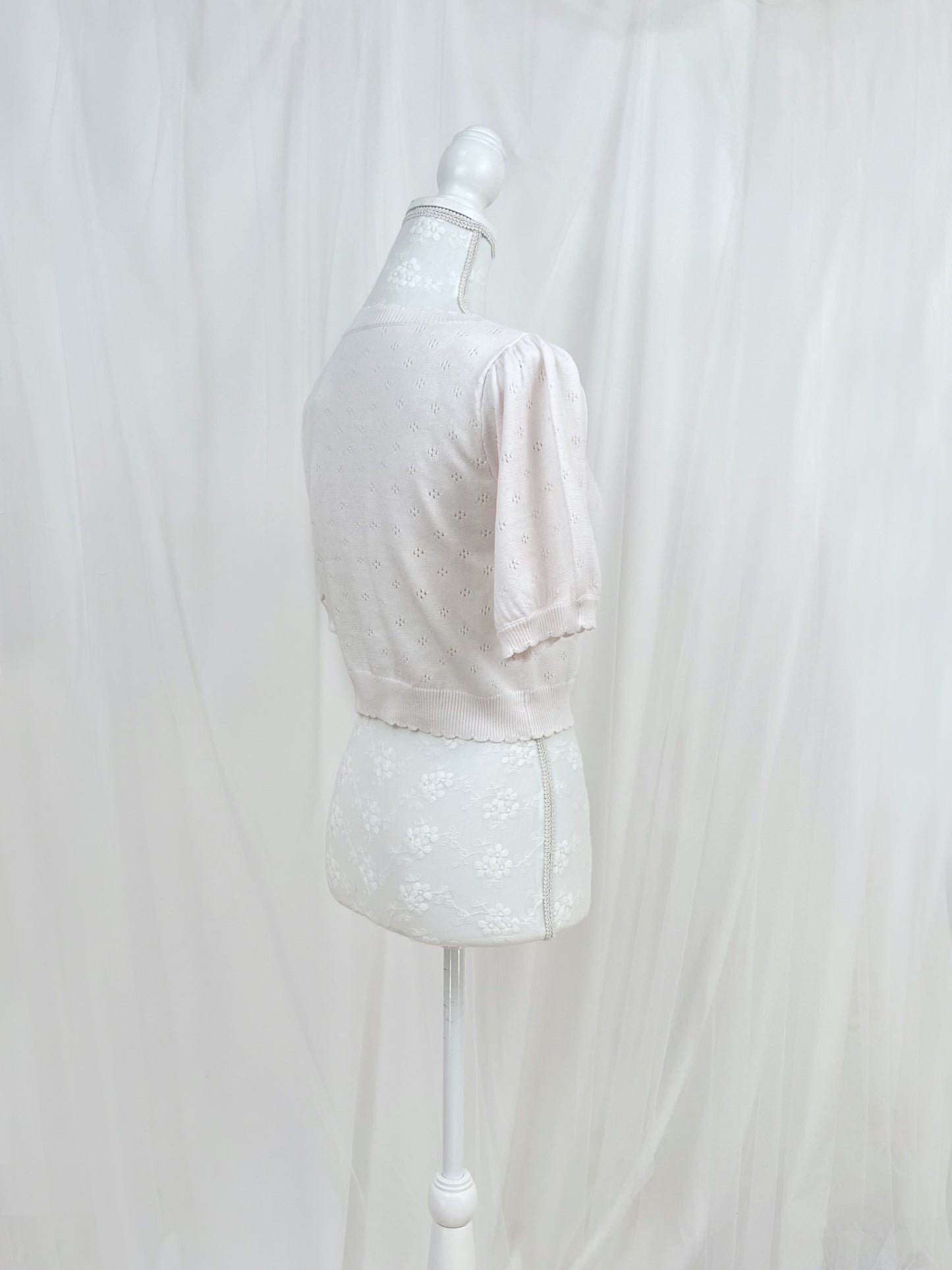 (15% OFF)MAJESTIC LEGON Hello Kitty Cardigan (White)