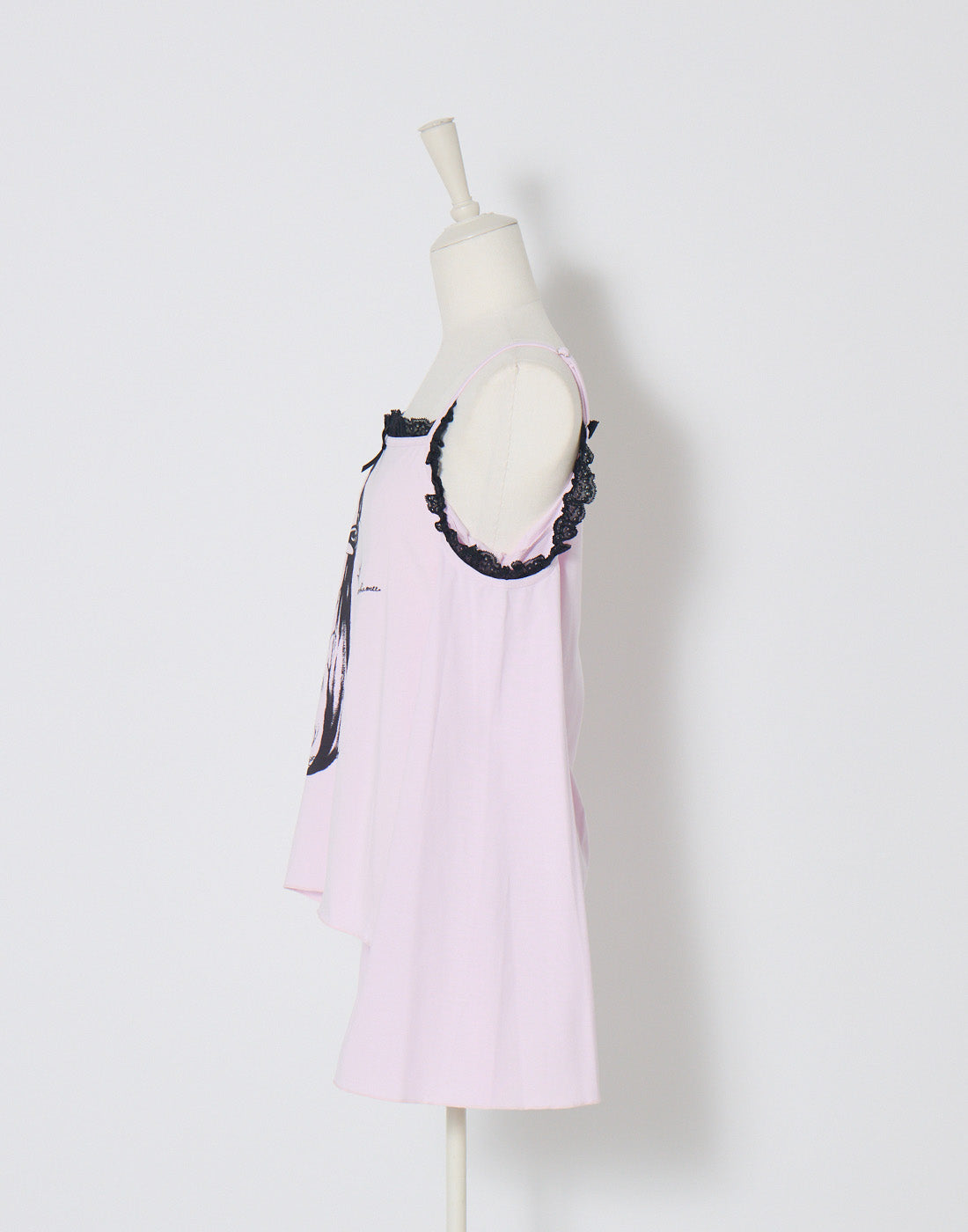 AVENCHUMU ERICO collaboration illustration flare sleeve top