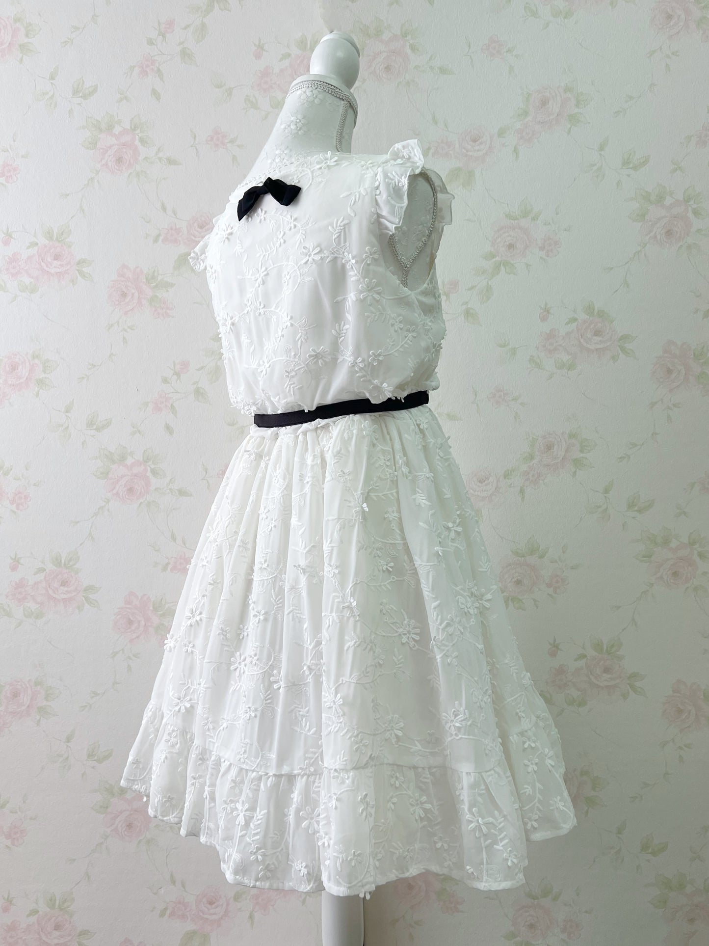 Prime Pattern Floral Lace Shoujo Dress (White)