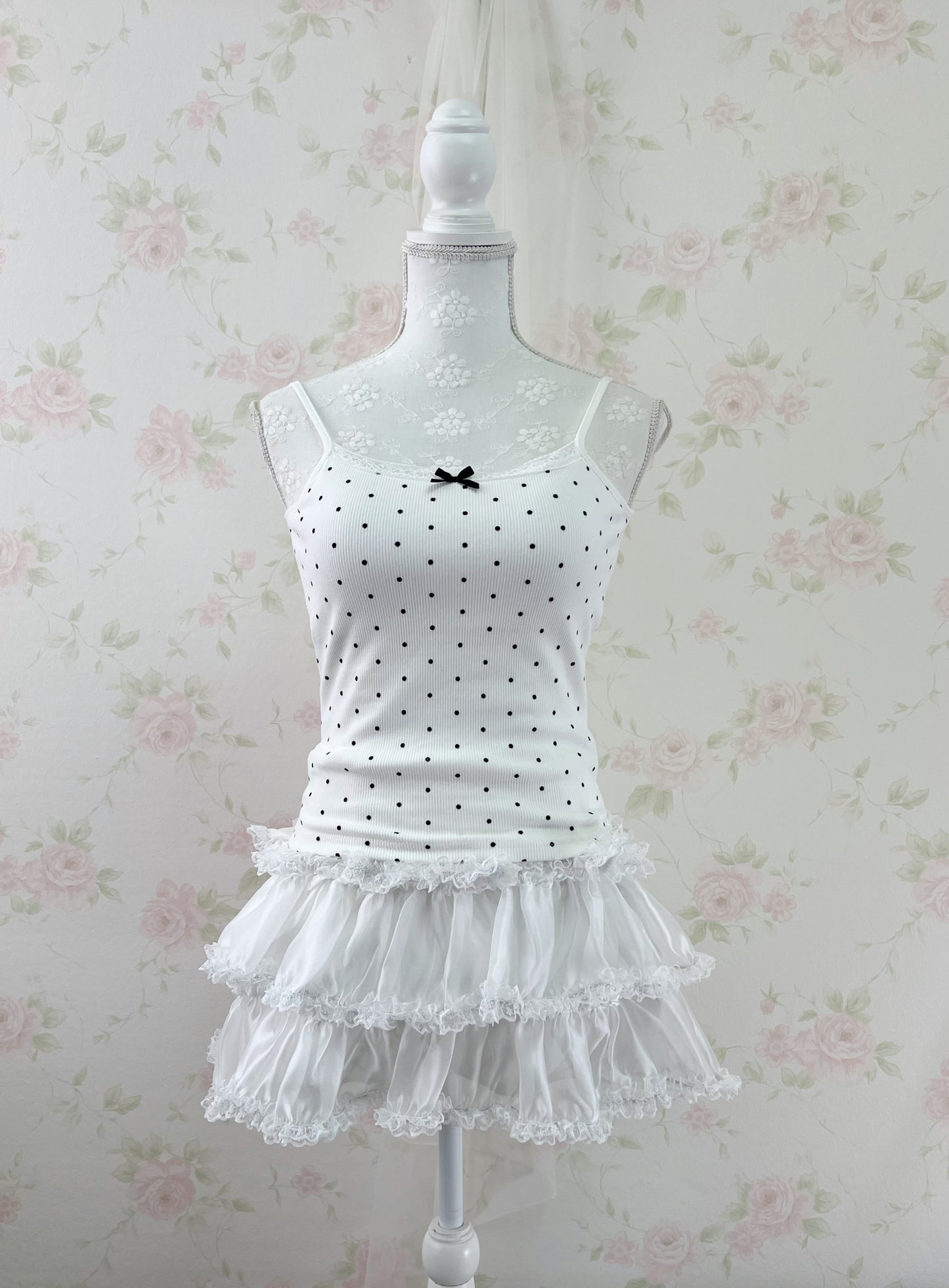 GRL Lace Bow Polka Dot Camisole With Cups (White)