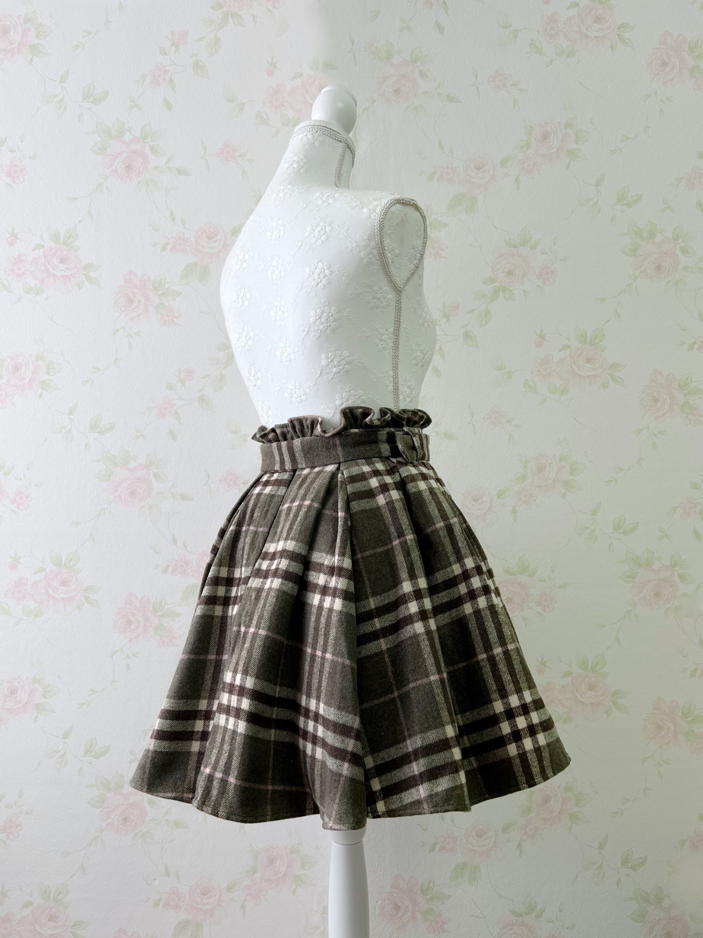 evelyn Heart Buckle Belt Checked Skirt (Brown)
