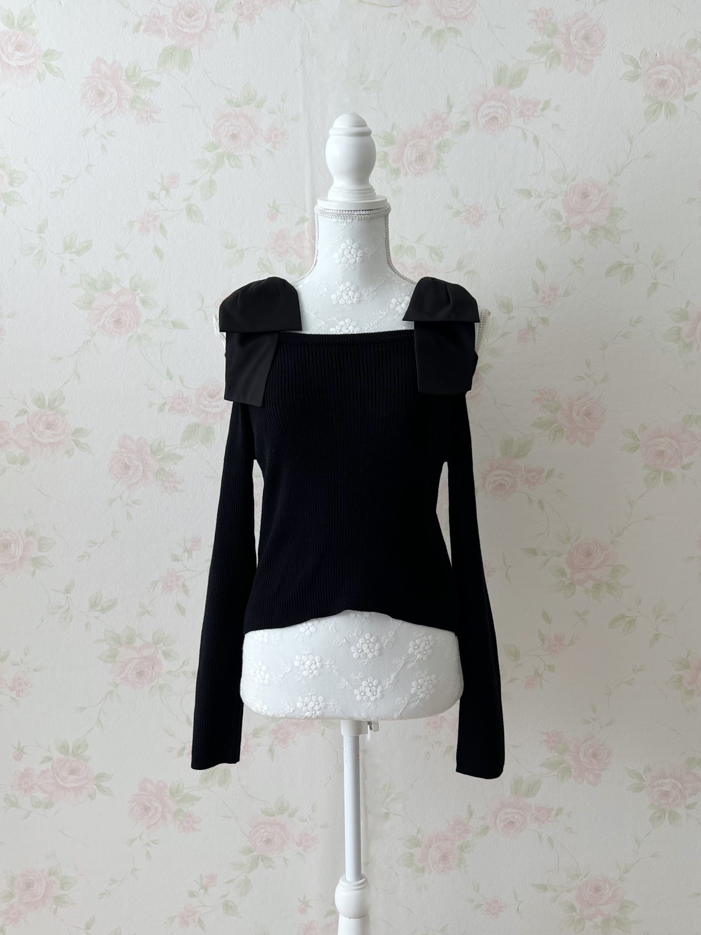 GRL Shoulder Bow Knit Top (Black)