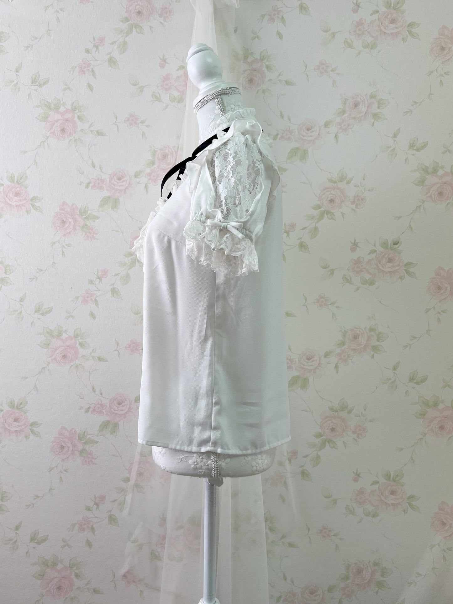Secret Honey Lacy Side Bow Blouse