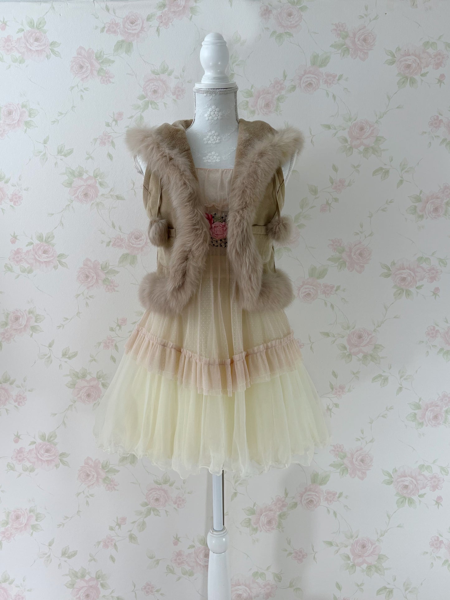 LAISSE PASSE Rose Embroidery Tulle Camisole