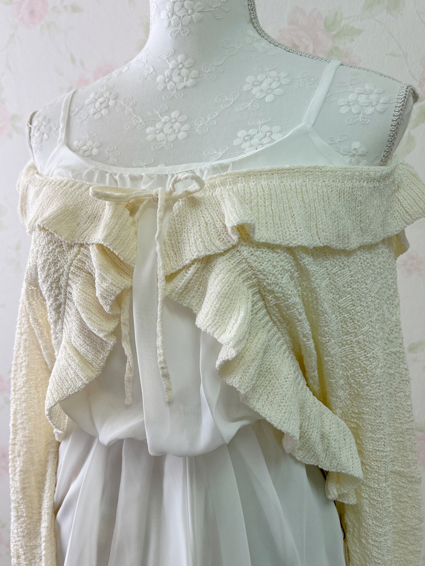 rienda Chiffon Camisole (White)