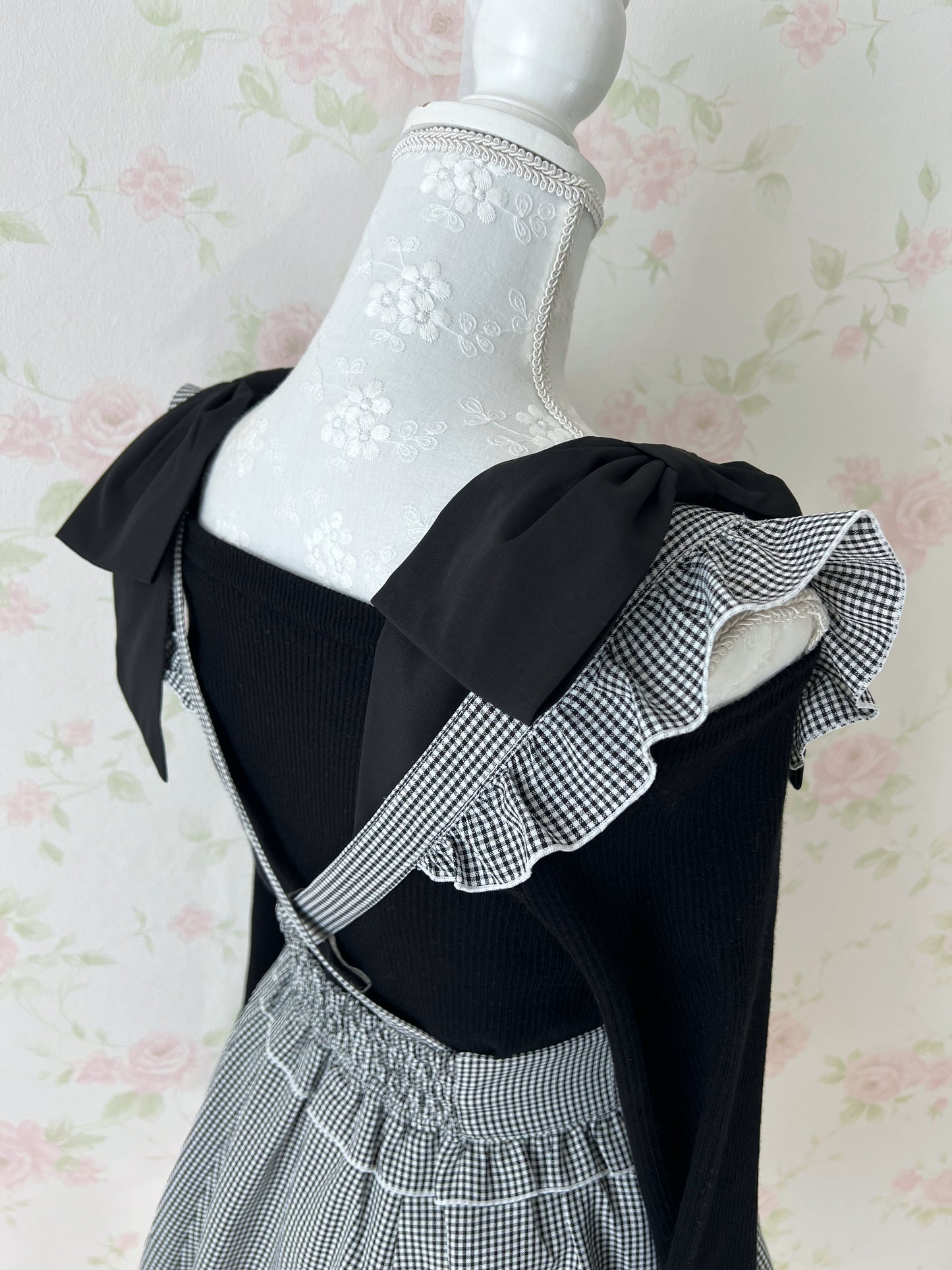 GRL Shoulder Bow Knit Top (Black)