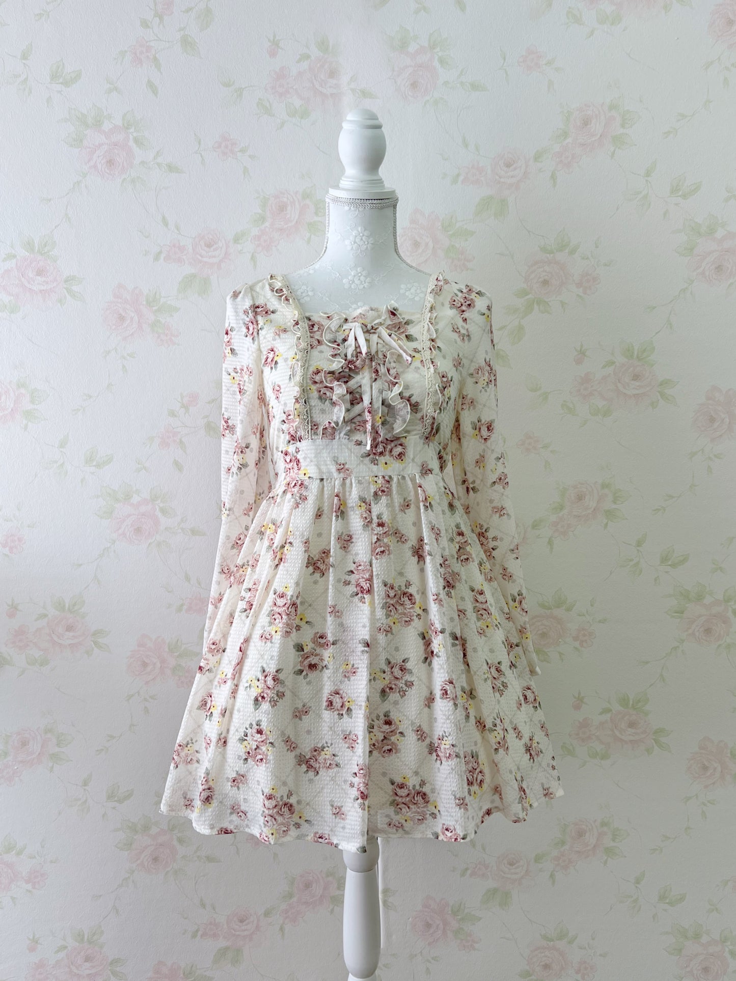 LIZMELO LIZ LISA My Melody Collaboration Floral Dress (White)