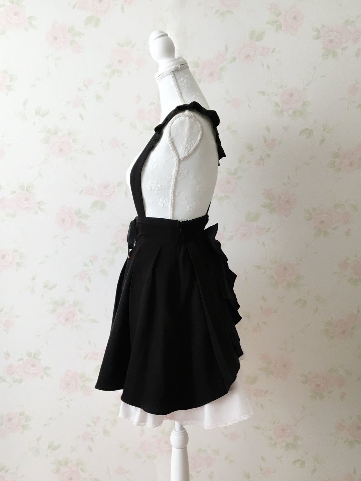 (10% OFF) Secret Honey Front Laced Up Back Bow Jumper Skirt (Black)
