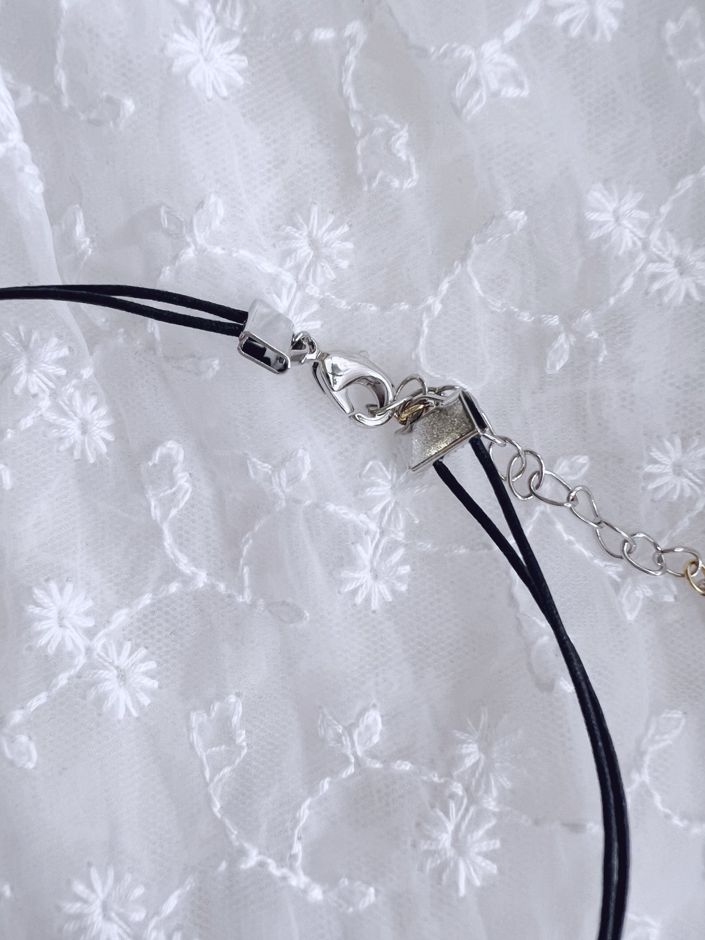 Prism Heart Ribbon Choker (Black)