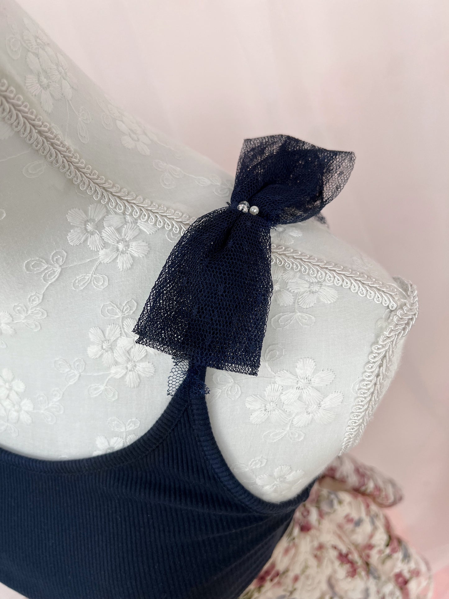 (18% OFF) LIZ LISA Tulle Bow Camisole (Navy)