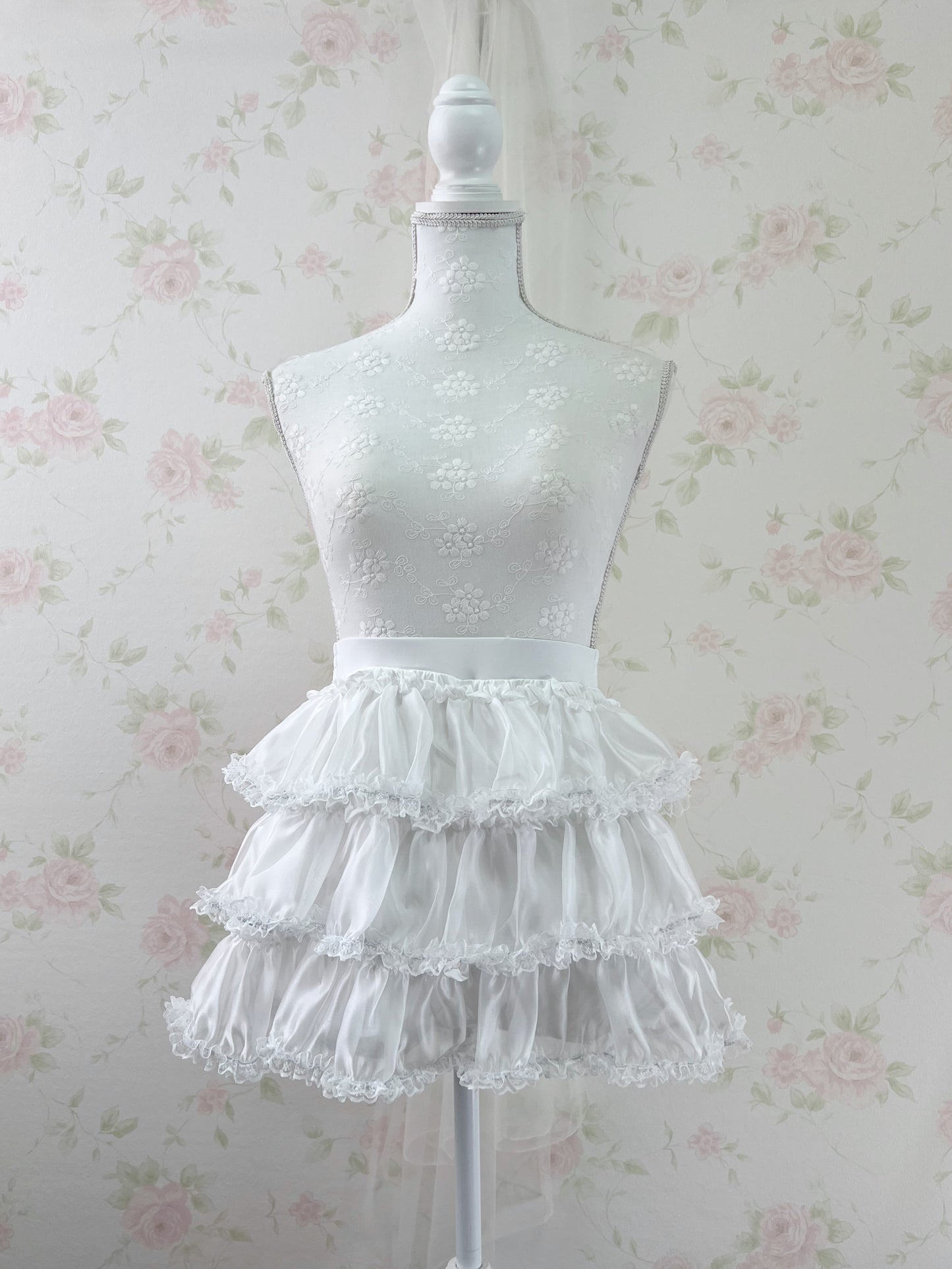 GRL Layered Frilled Skirt With Underpants (White)