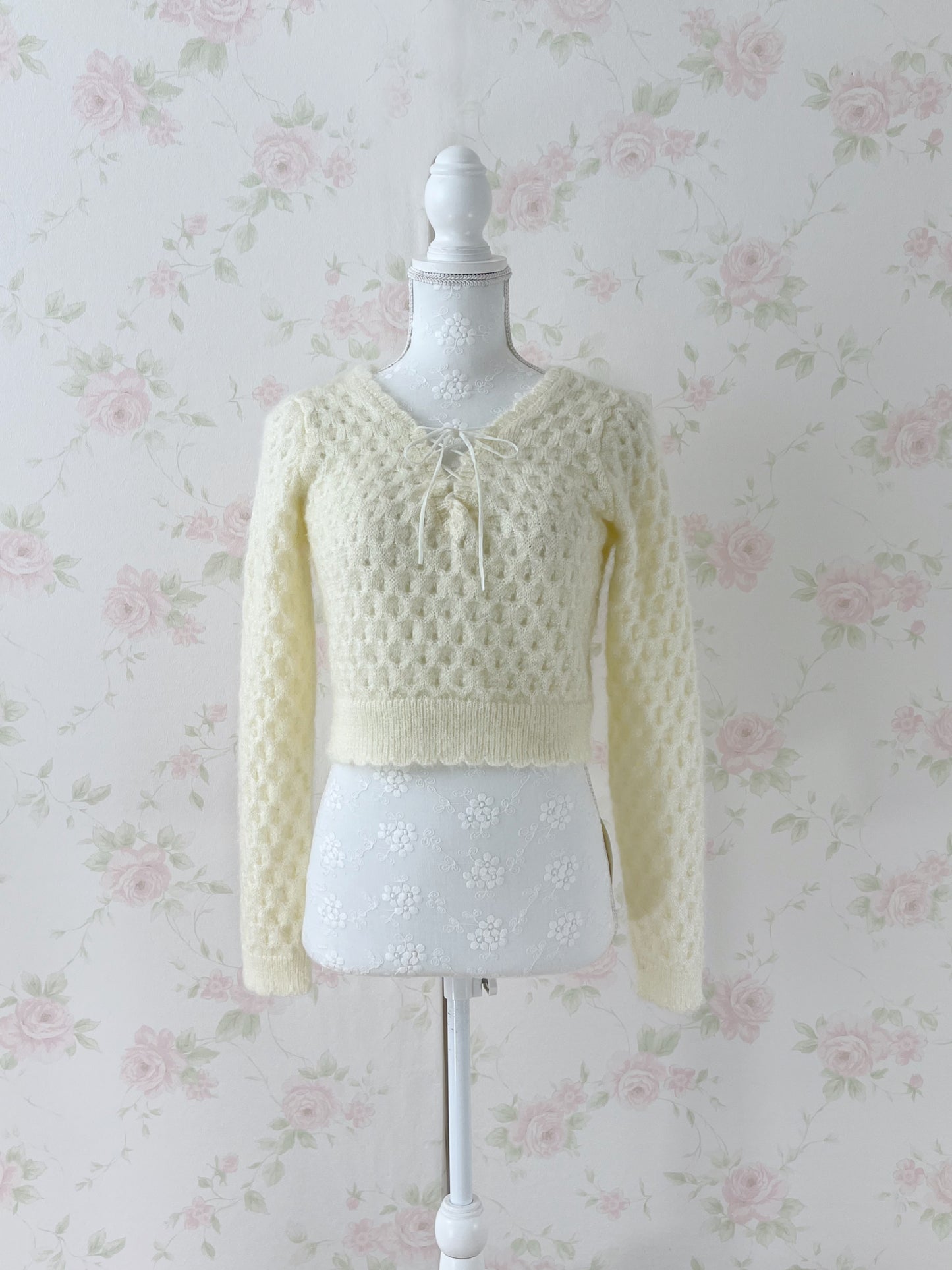 monLily Front Laced Up Sweater (Ivory)