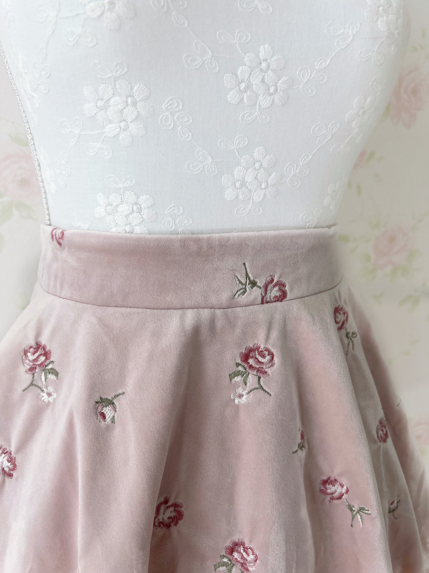 mille fille closet by LODISPOTTO Velvet Petite Rose Embroidery Skirt