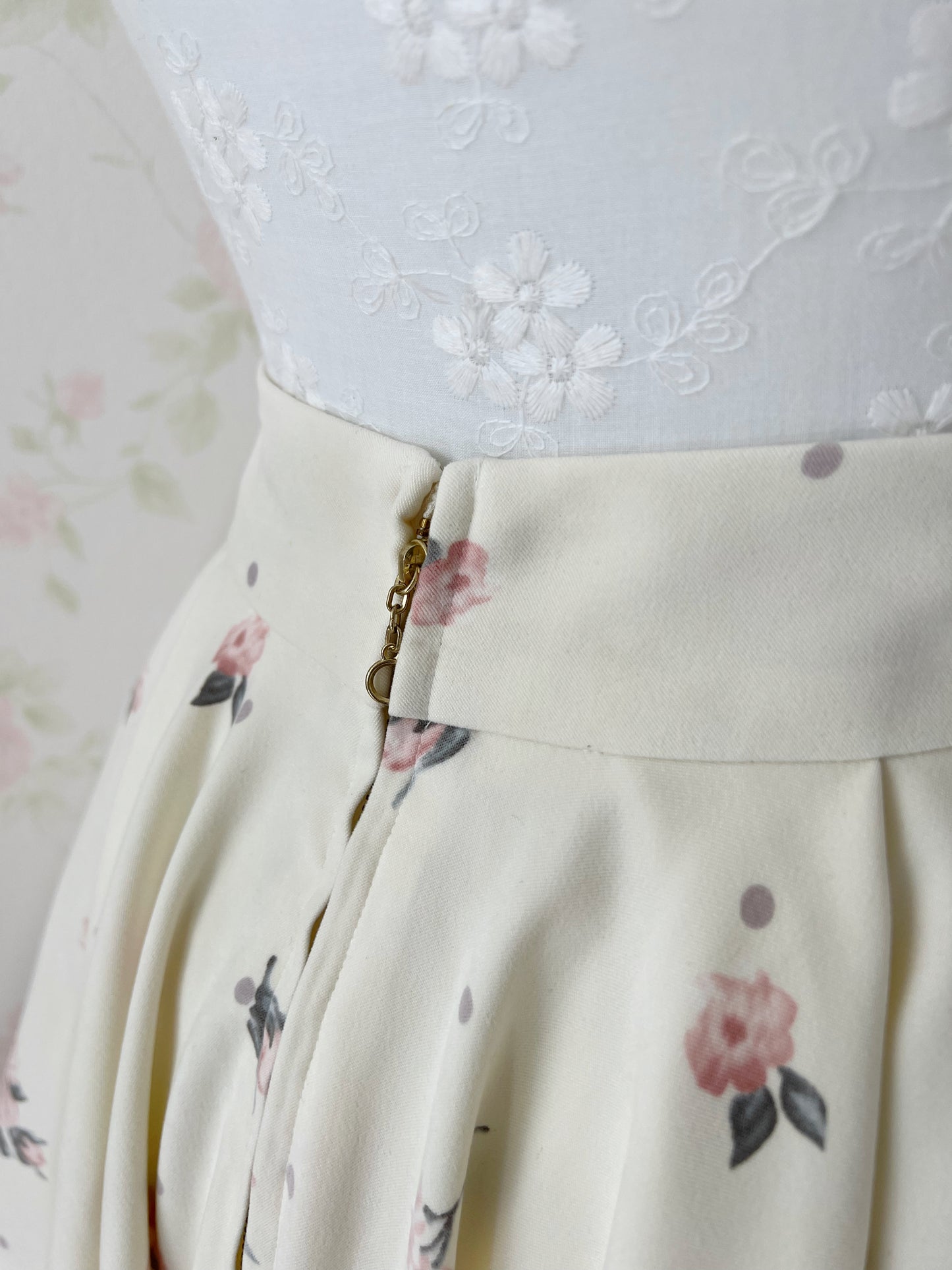 mille fille closet by LODISPOTTO Dot Rose Skirt