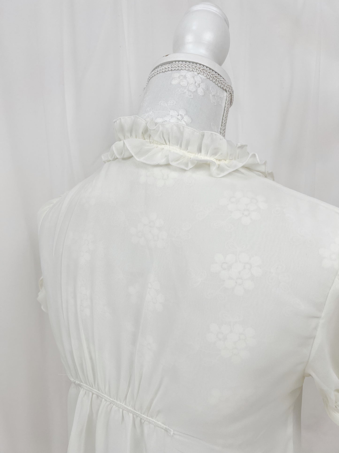 L’EST ROSE Classical Chiffon Blouse (Ivory)