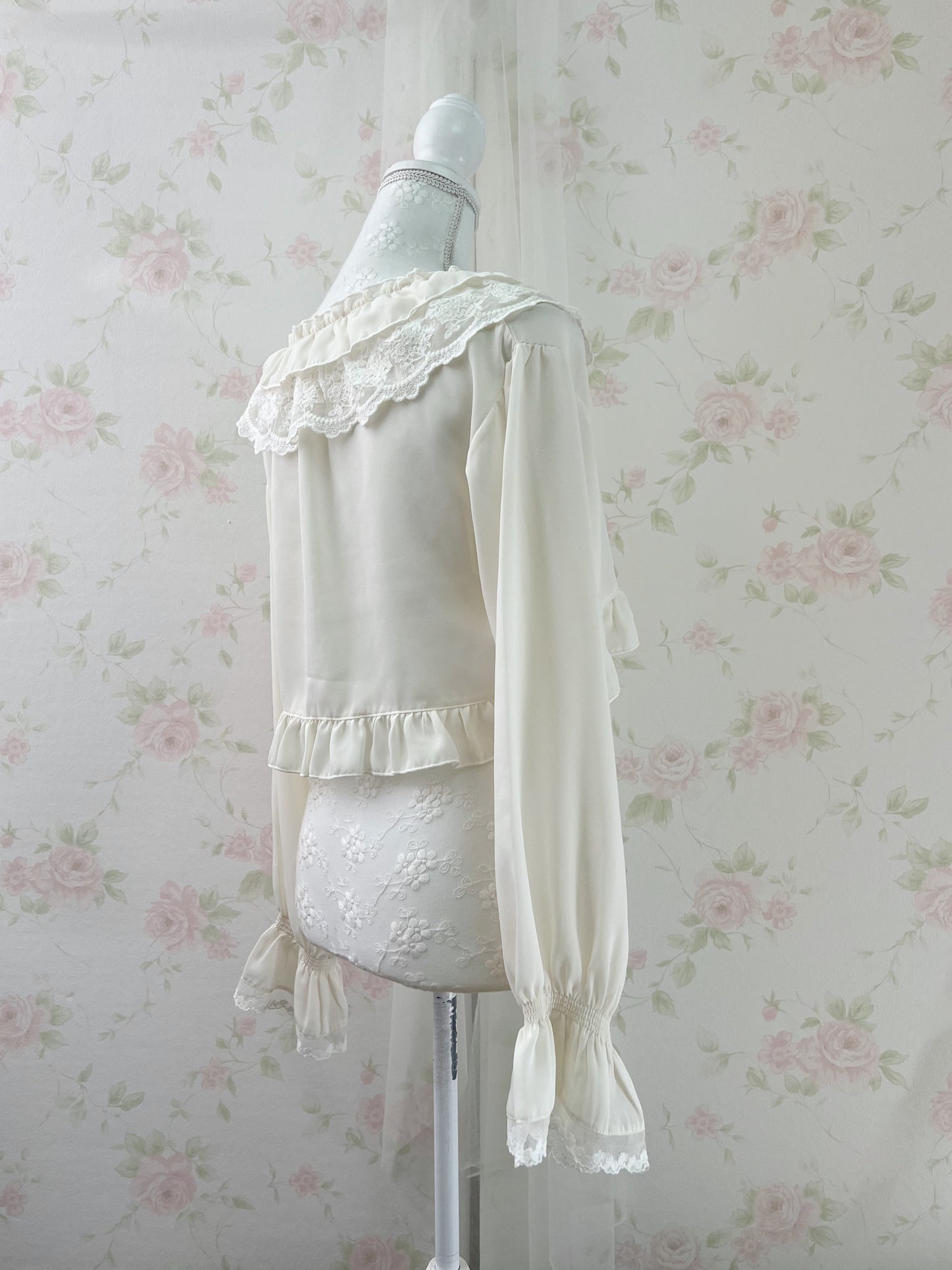 axes femme Lacy Bolero Blouse (Ivory)