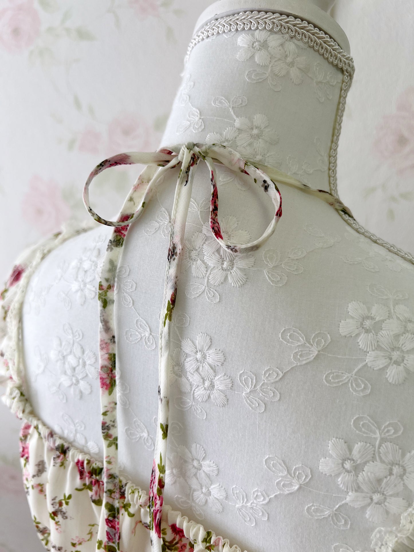 L'EST ROSE Chiffon Halter Neck Dress