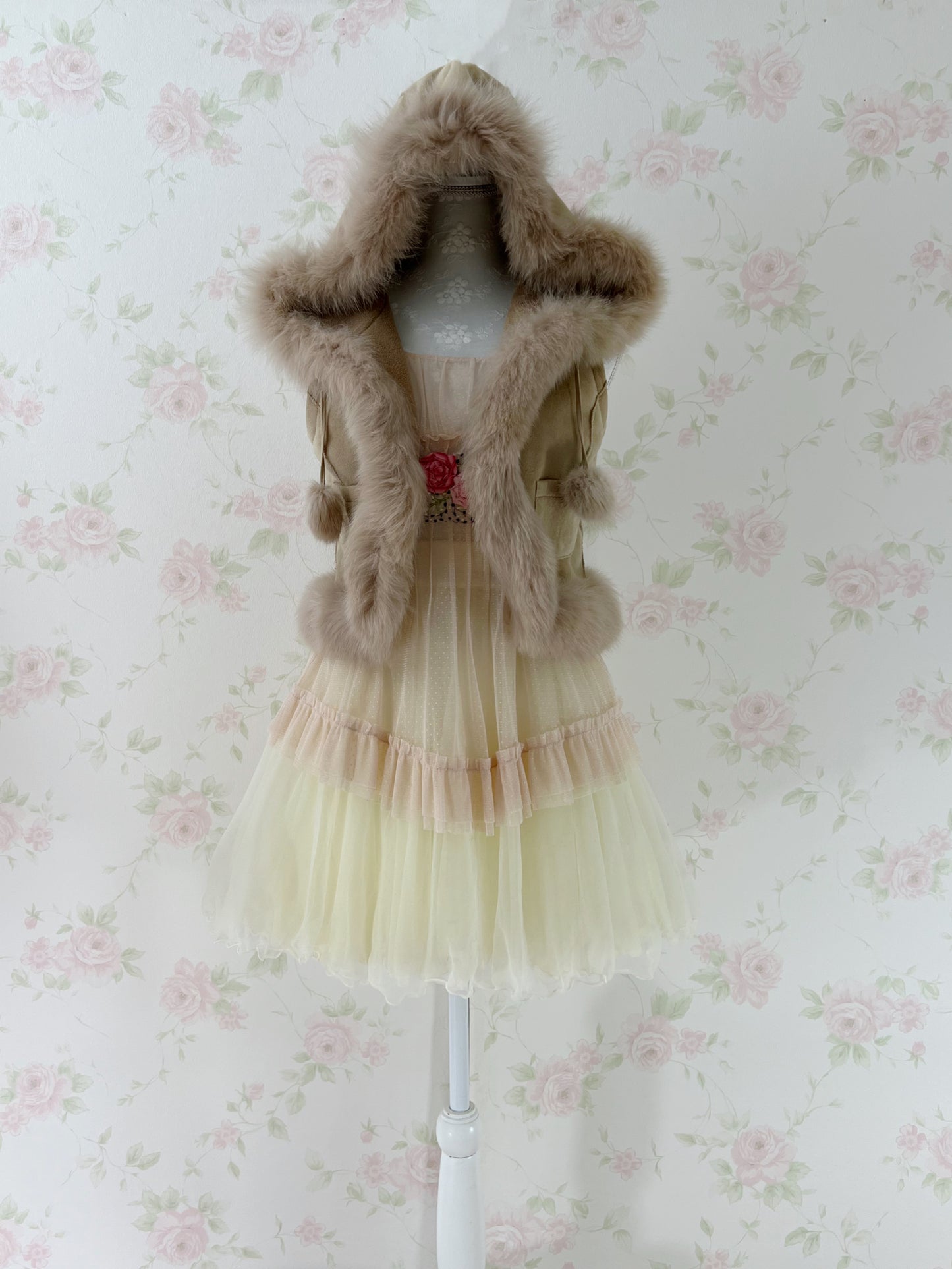 LAISSE PASSE Rose Embroidery Tulle Camisole