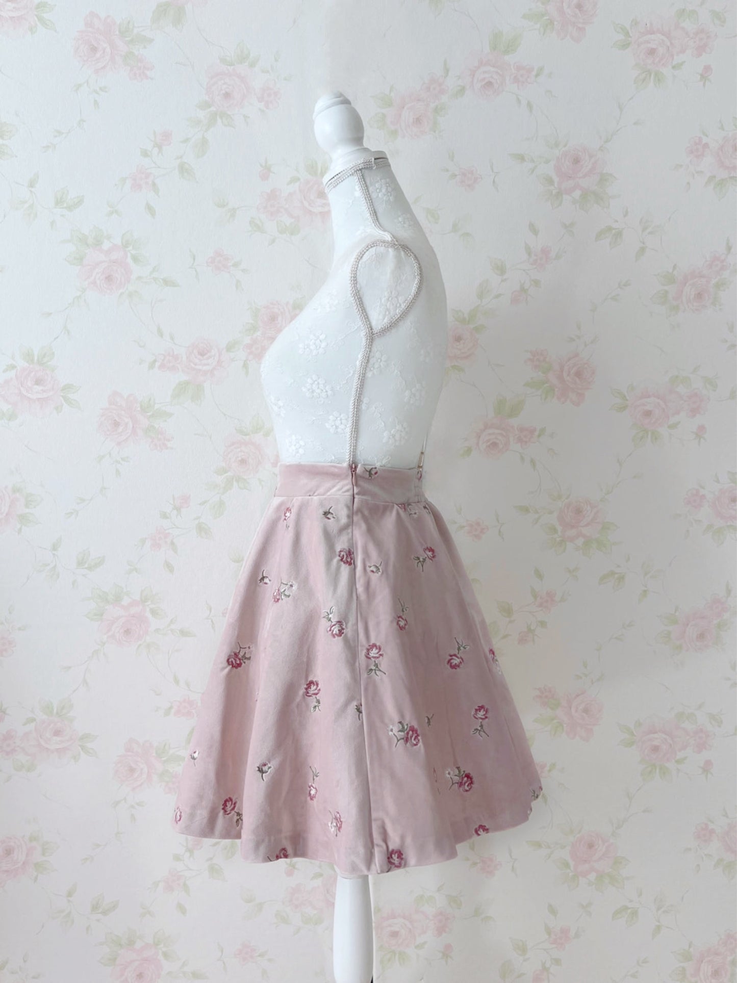 mille fille closet by LODISPOTTO Velvet Petite Rose Embroidery Skirt