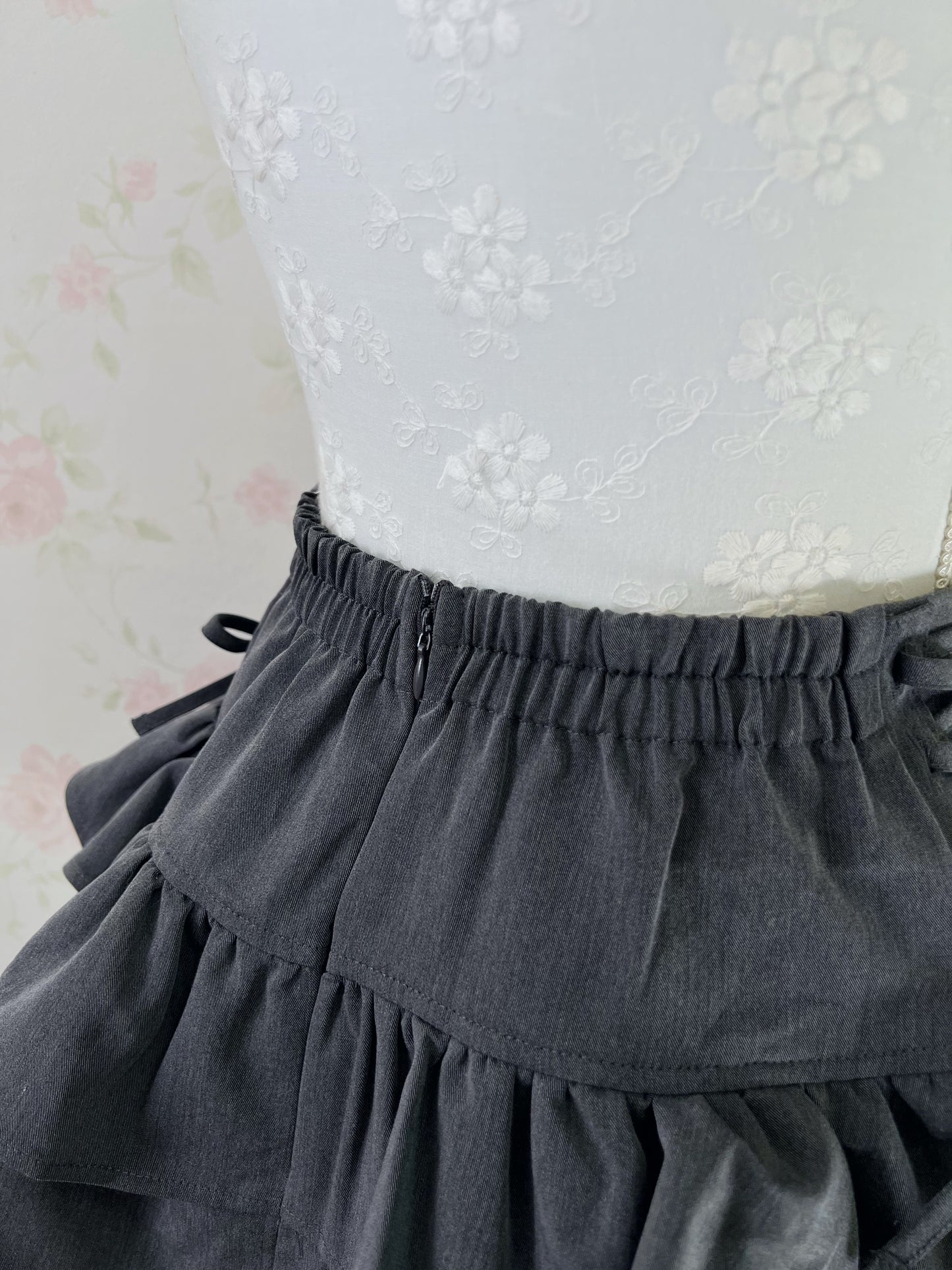 GRL High Waist Tiered Side Bow Skirt (Gray)