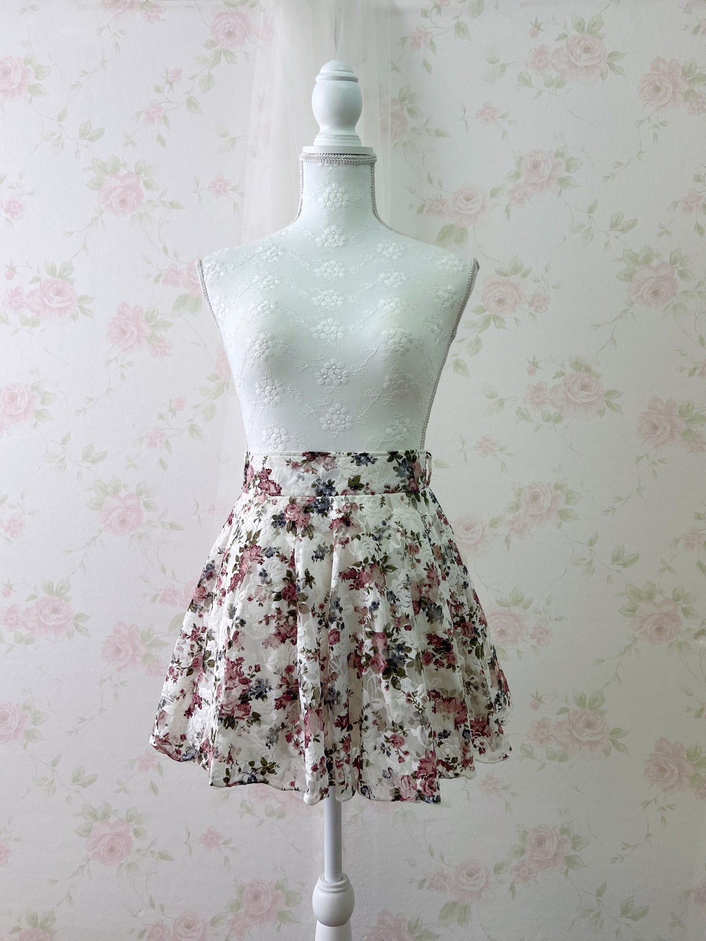 Sweet Girly Floral Mini Skirt (White)