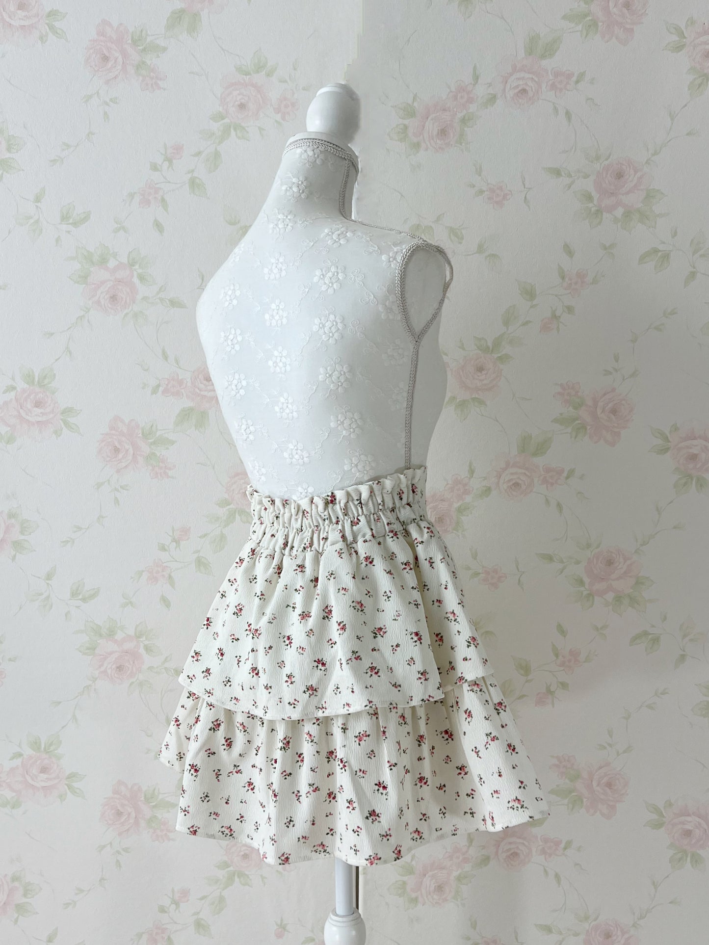 Petite Floral Layered Skirt (white)