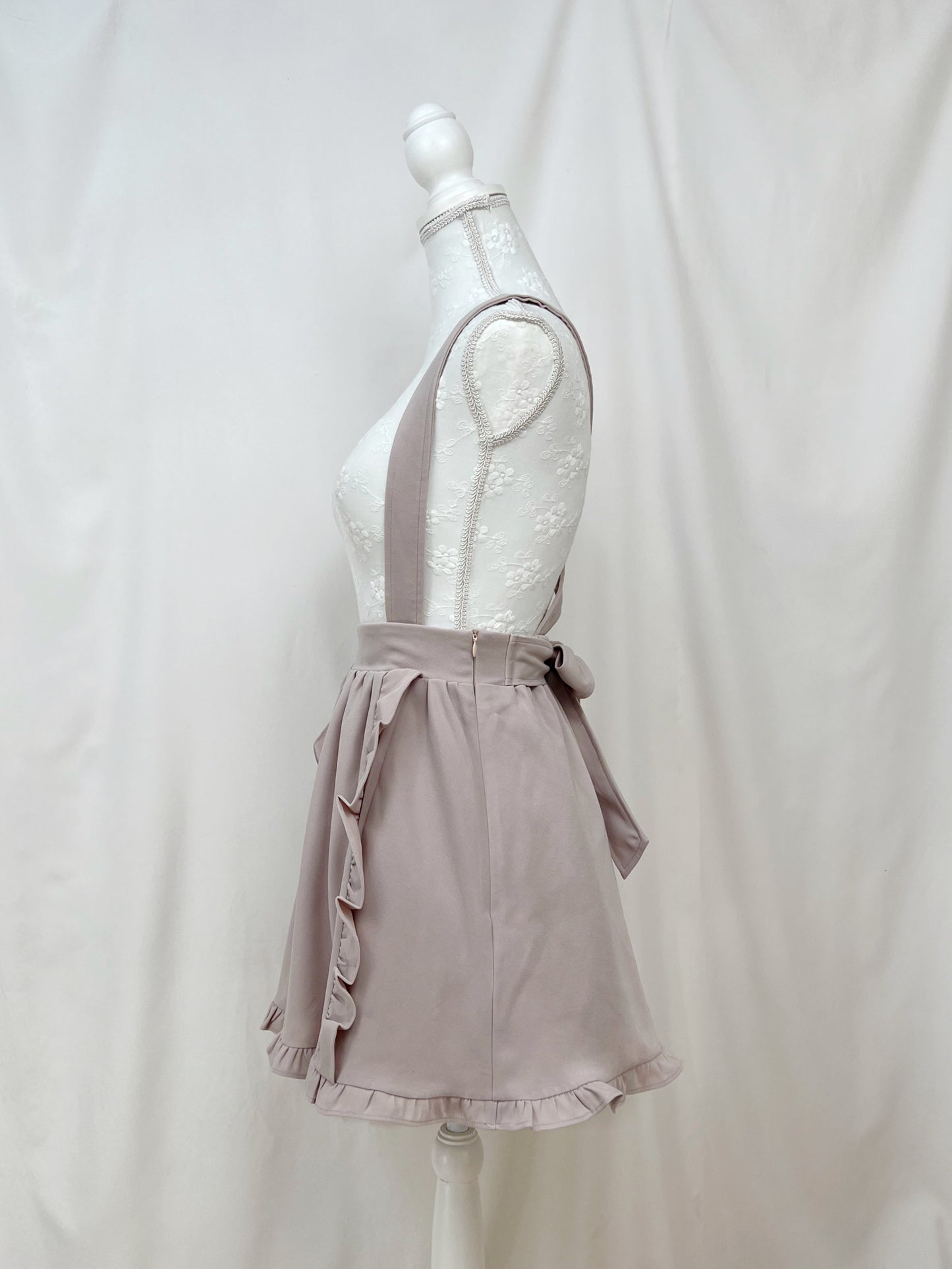 ROJITA Ruffled Jumper Skirt (Moca Beige)