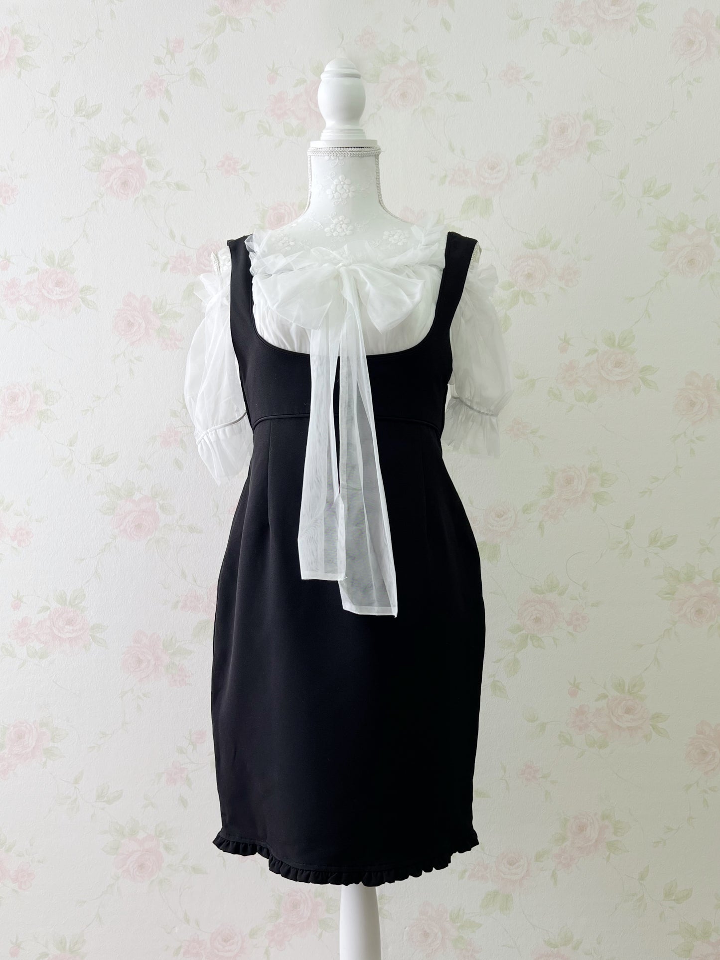 EATME Mermaid Back Bow Jumper Dress (Black)