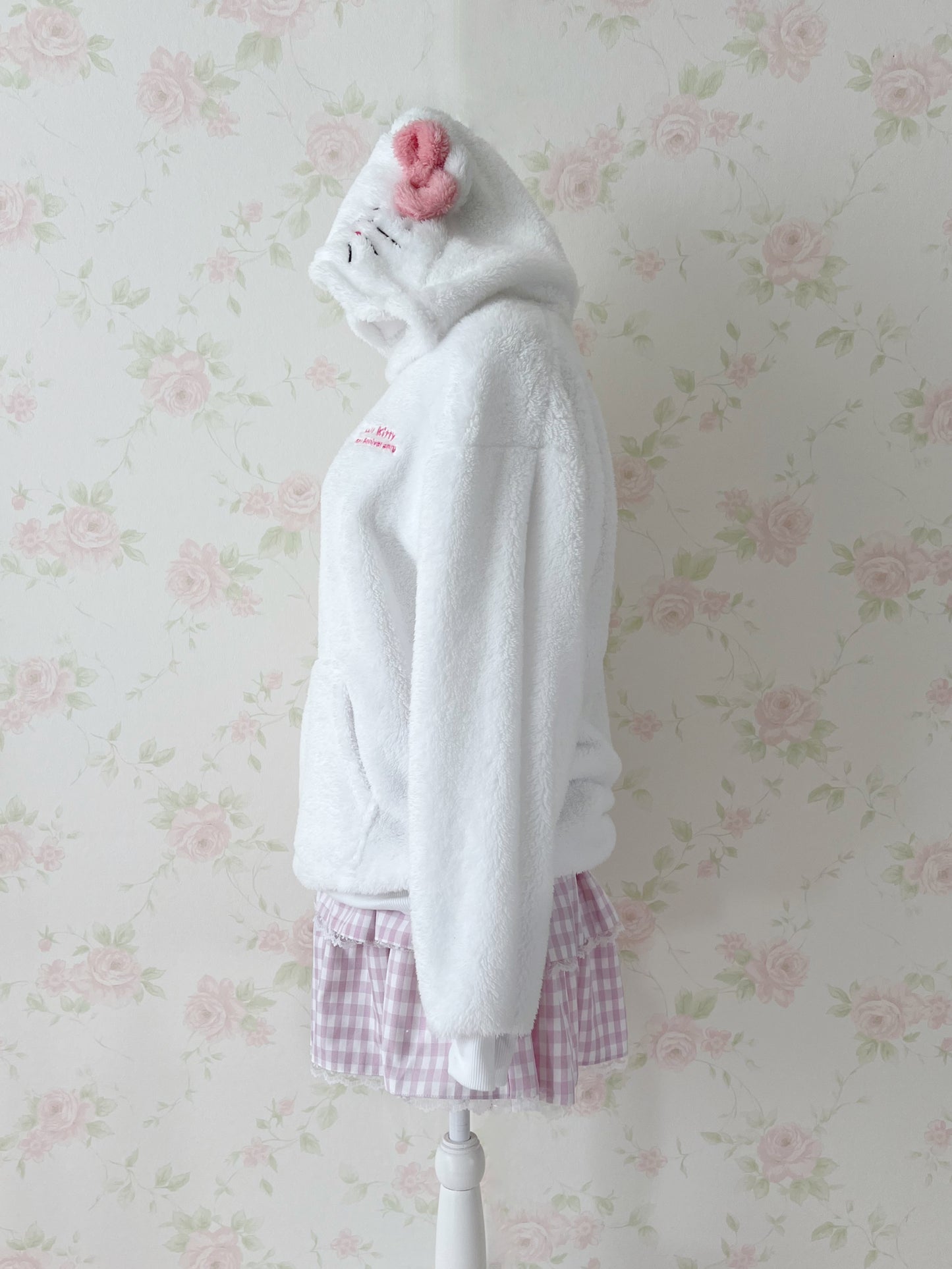 (21% OFF) Sanrio Hello Kitty Fluffy Face Hoodie