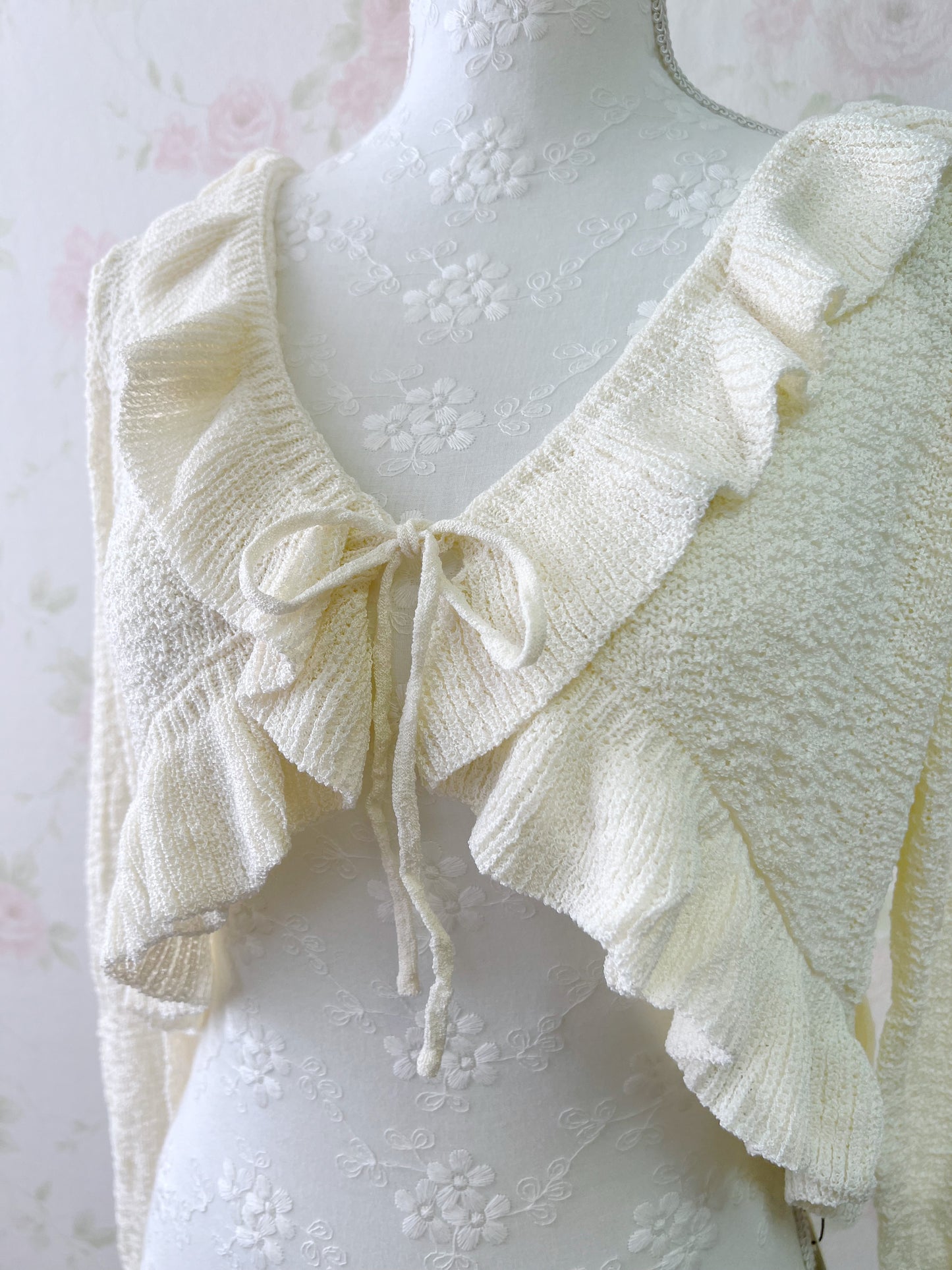 GRL Shoujo Girlie Ruffled Cardigan (Ivory)