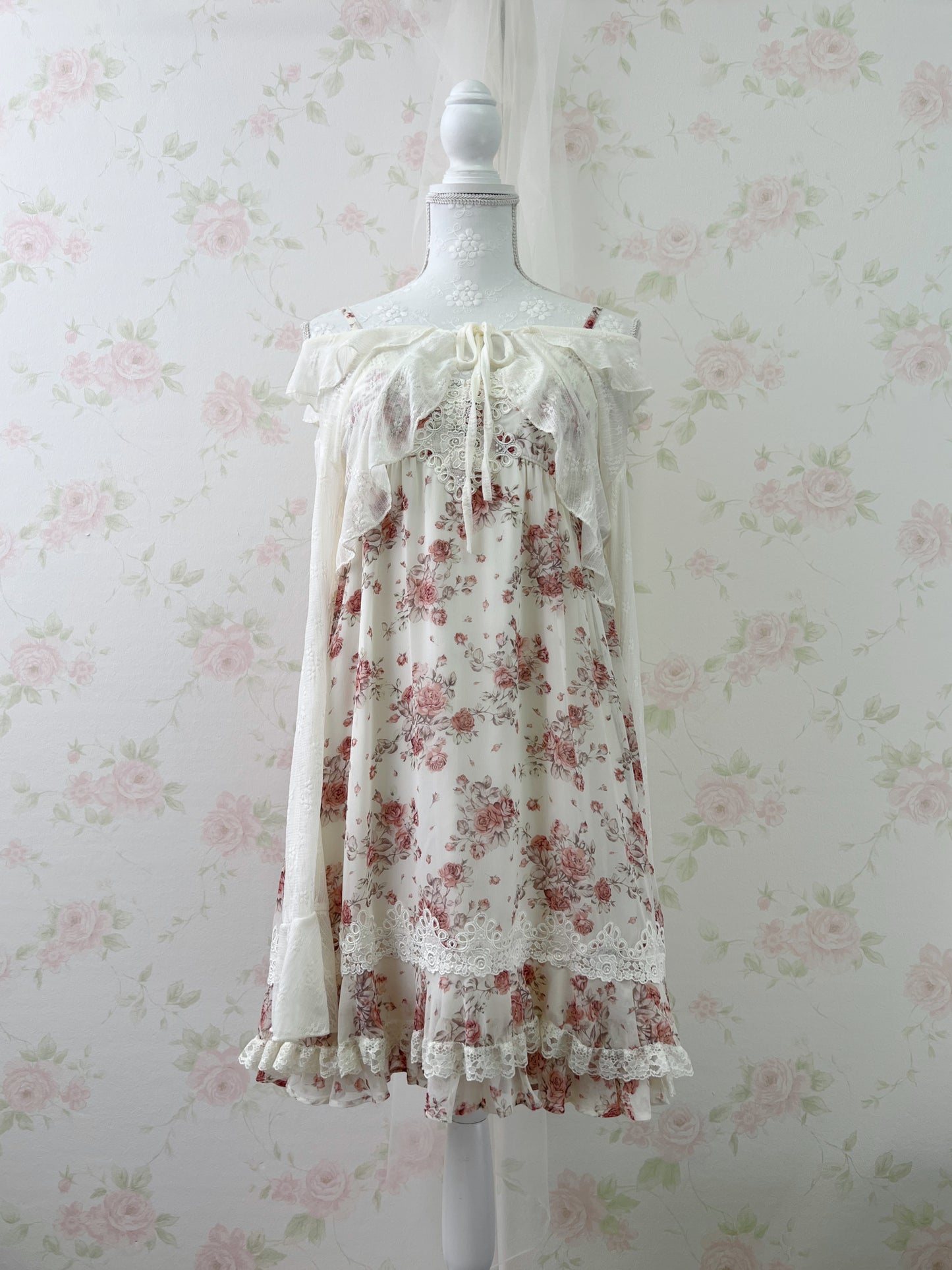 L'EST ROSE Front Lace Floral Dress