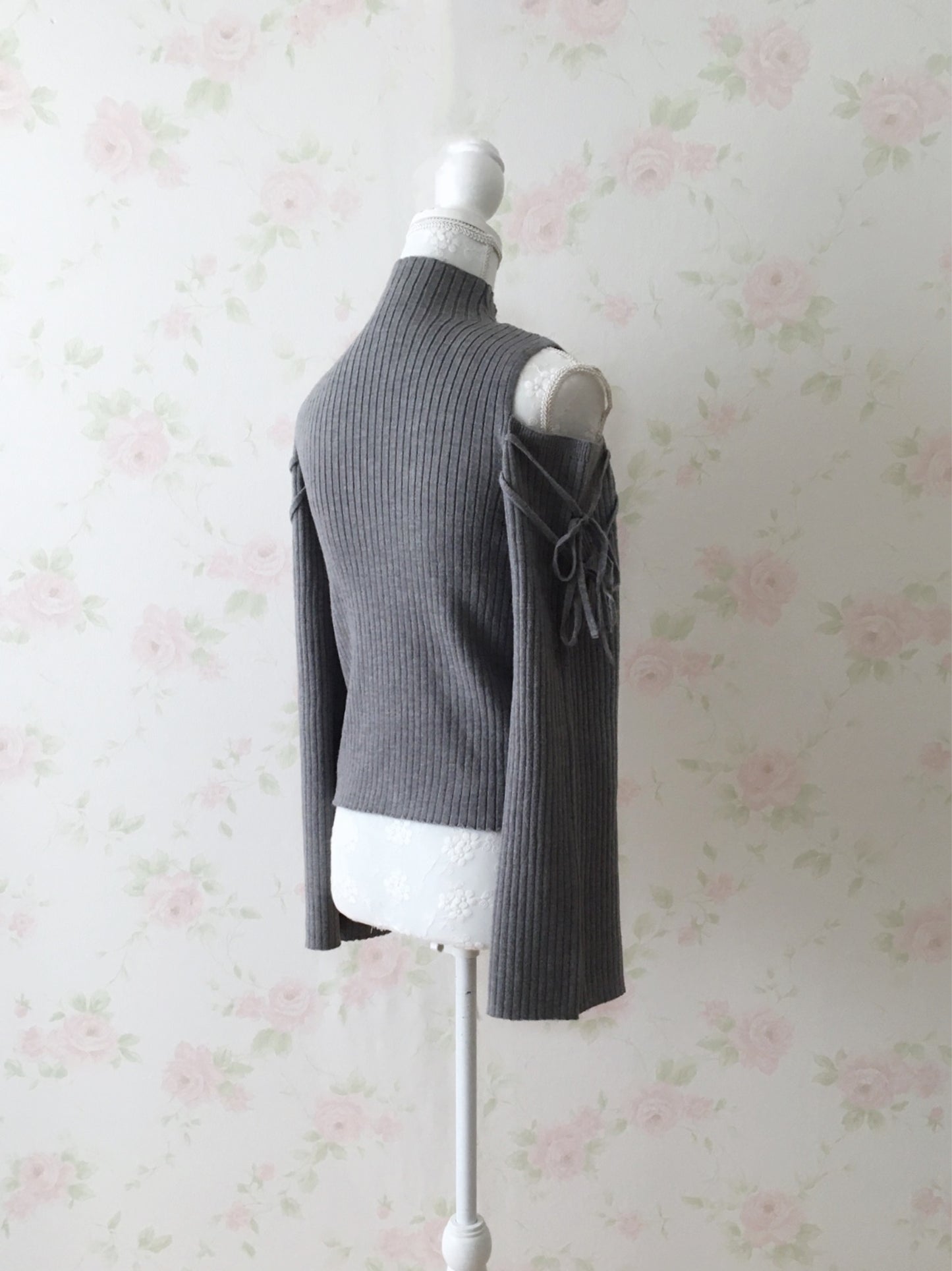 GRL Open Shoulder String Sweater (Gray)