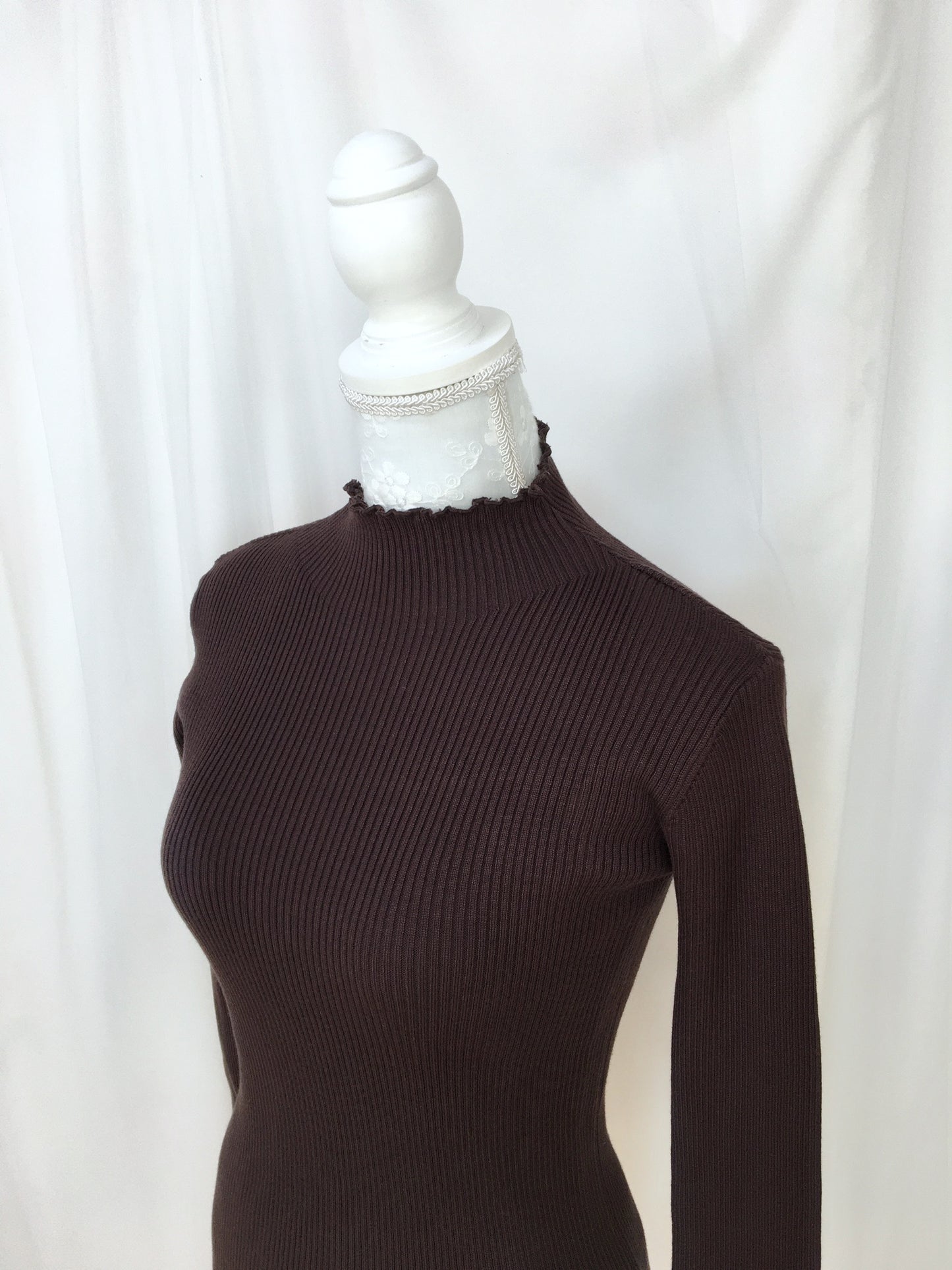 GRL High Neck Mellow Knit Top (Chocolate)