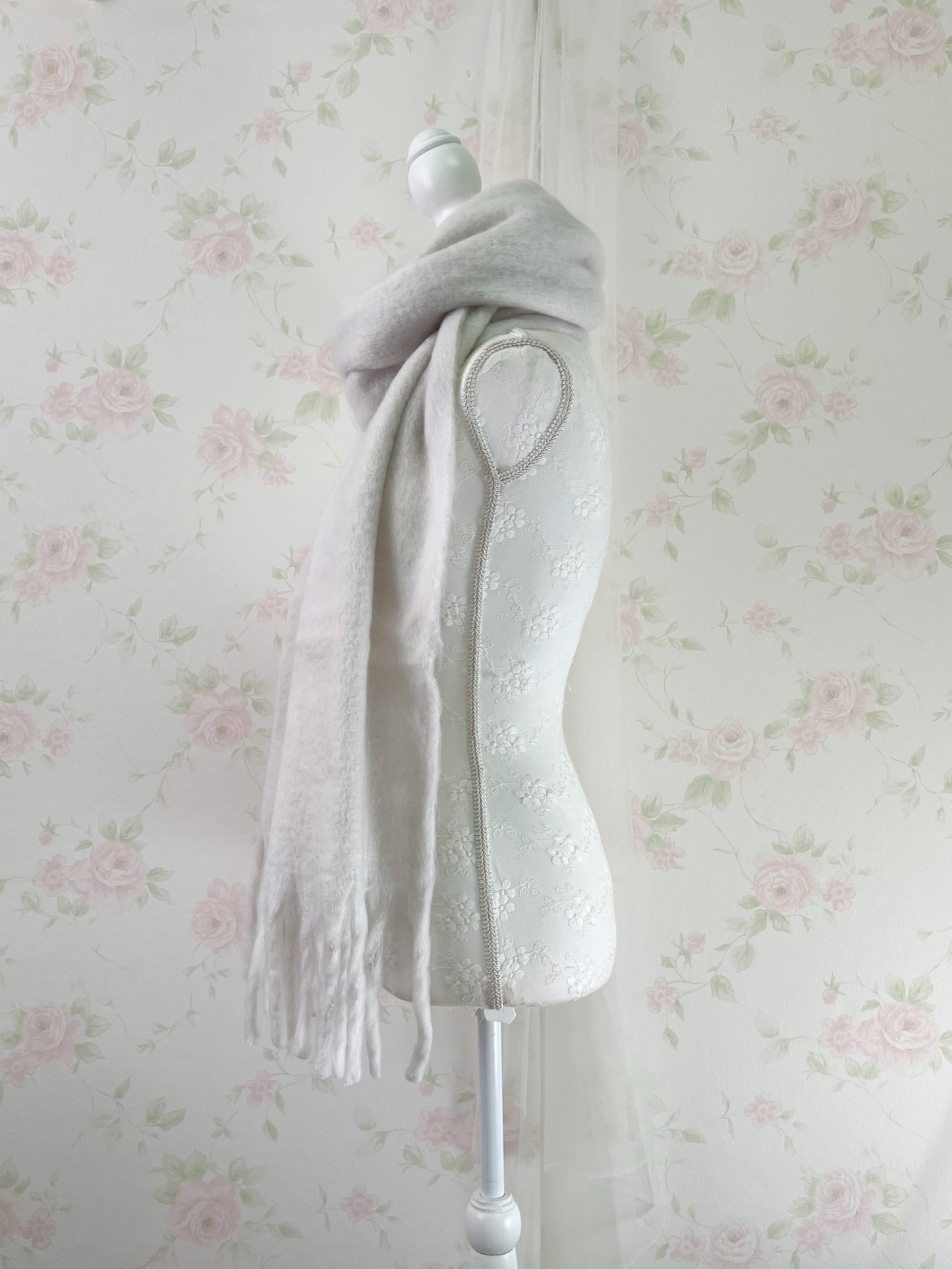 GRL Marshmallow Scarf (Grayish White)