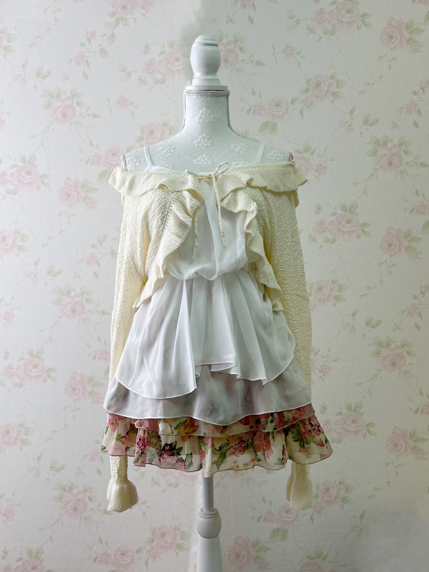 rienda Chiffon Camisole (White)