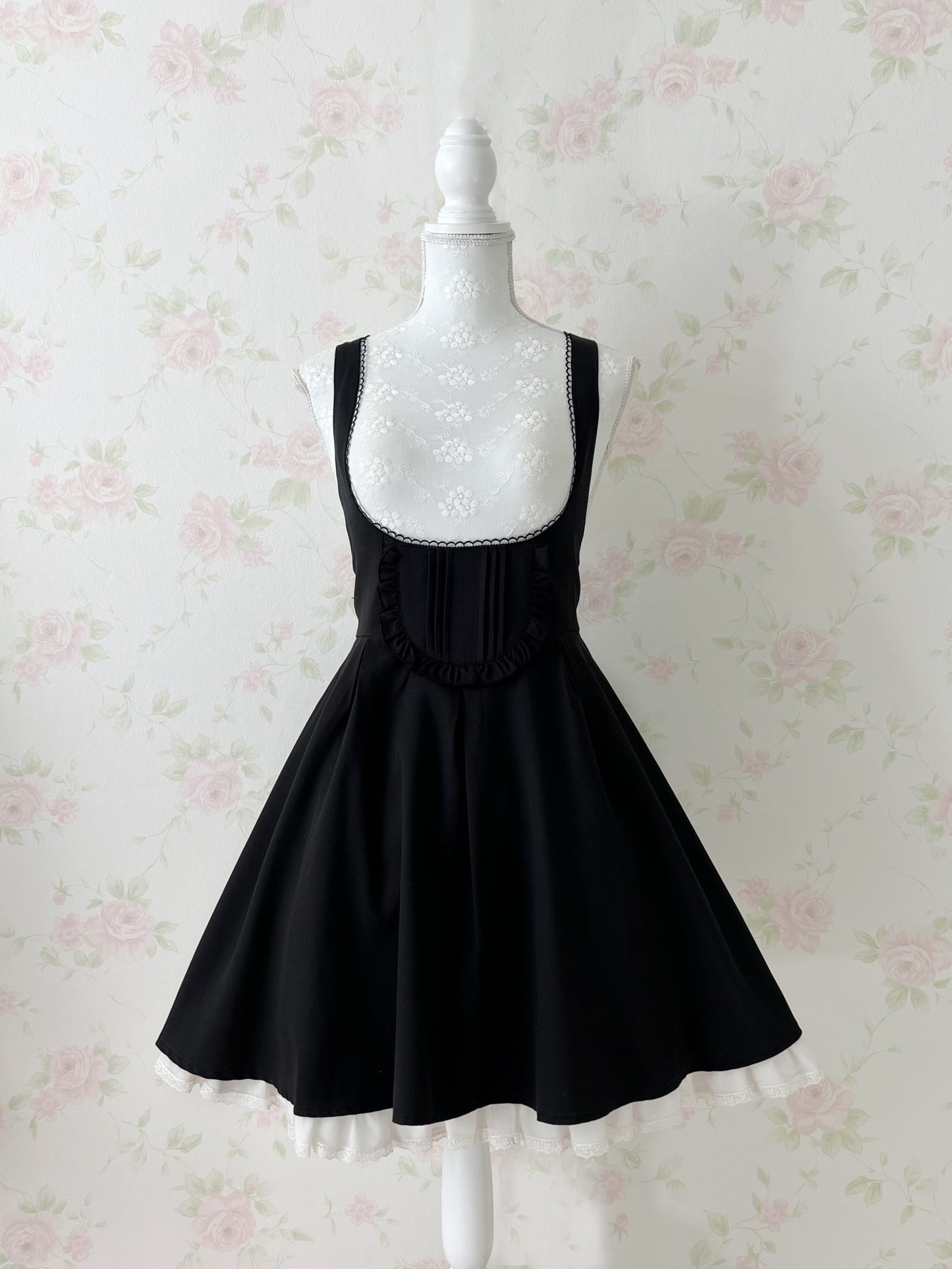 Secret Honey Back Bow Jumper Dress (Black)