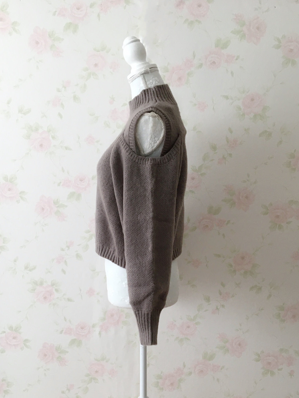 GRL Open Shoulder Sweater (Chocolate)