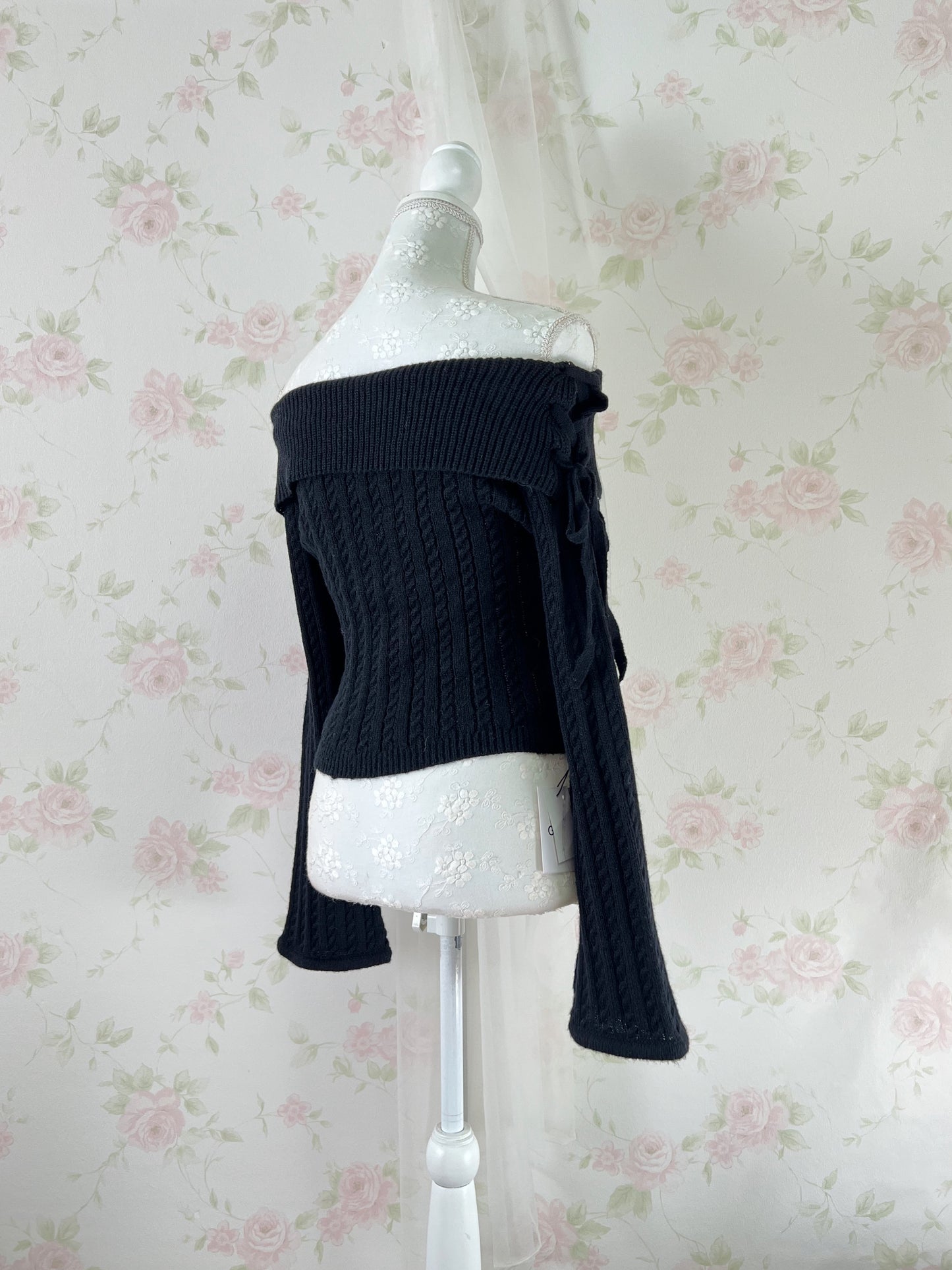 GRL Laced Up Shoulder Sweater (Black)