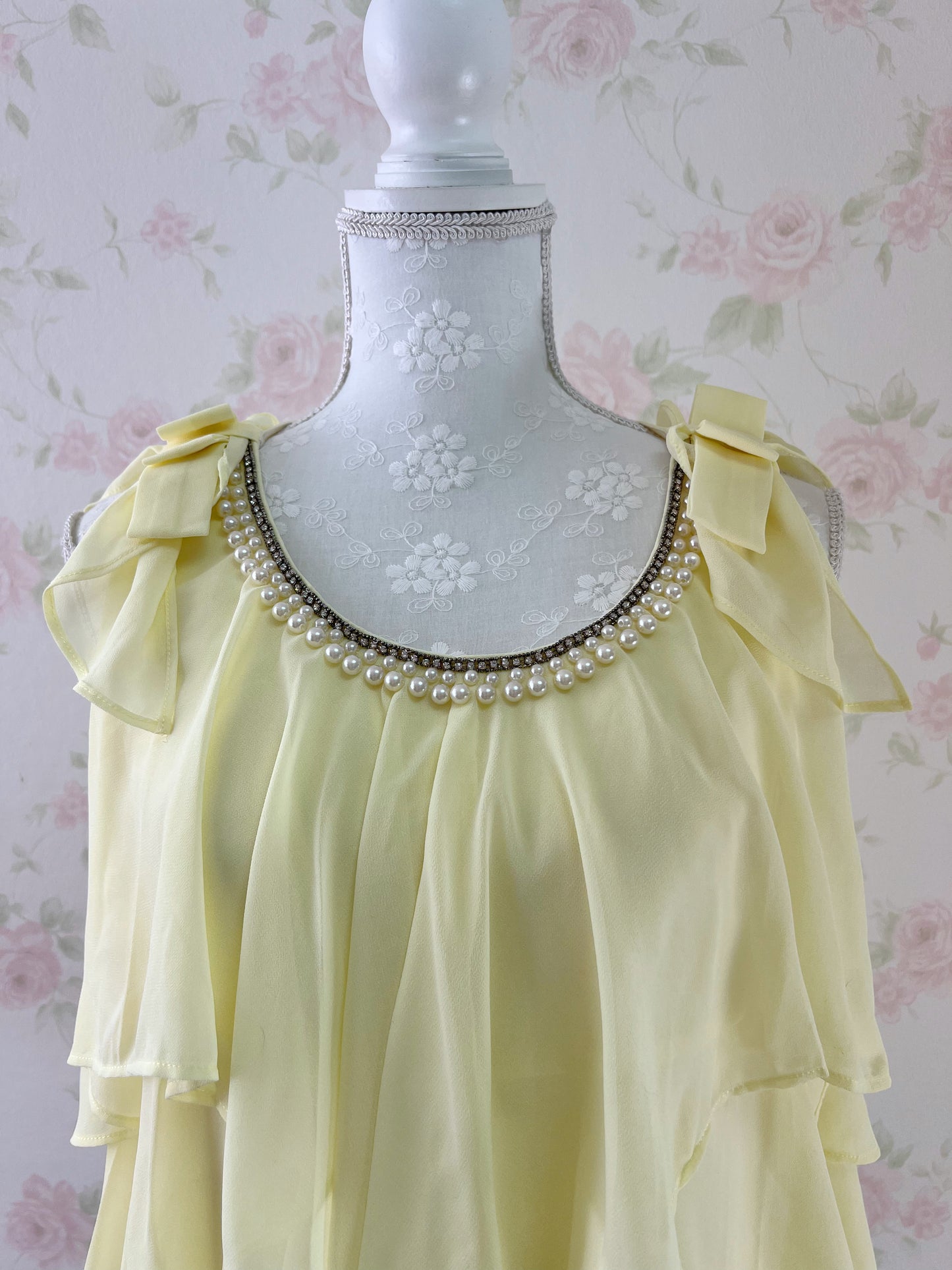 CECIL McBEE Tiered Tunic Top (Yellow)