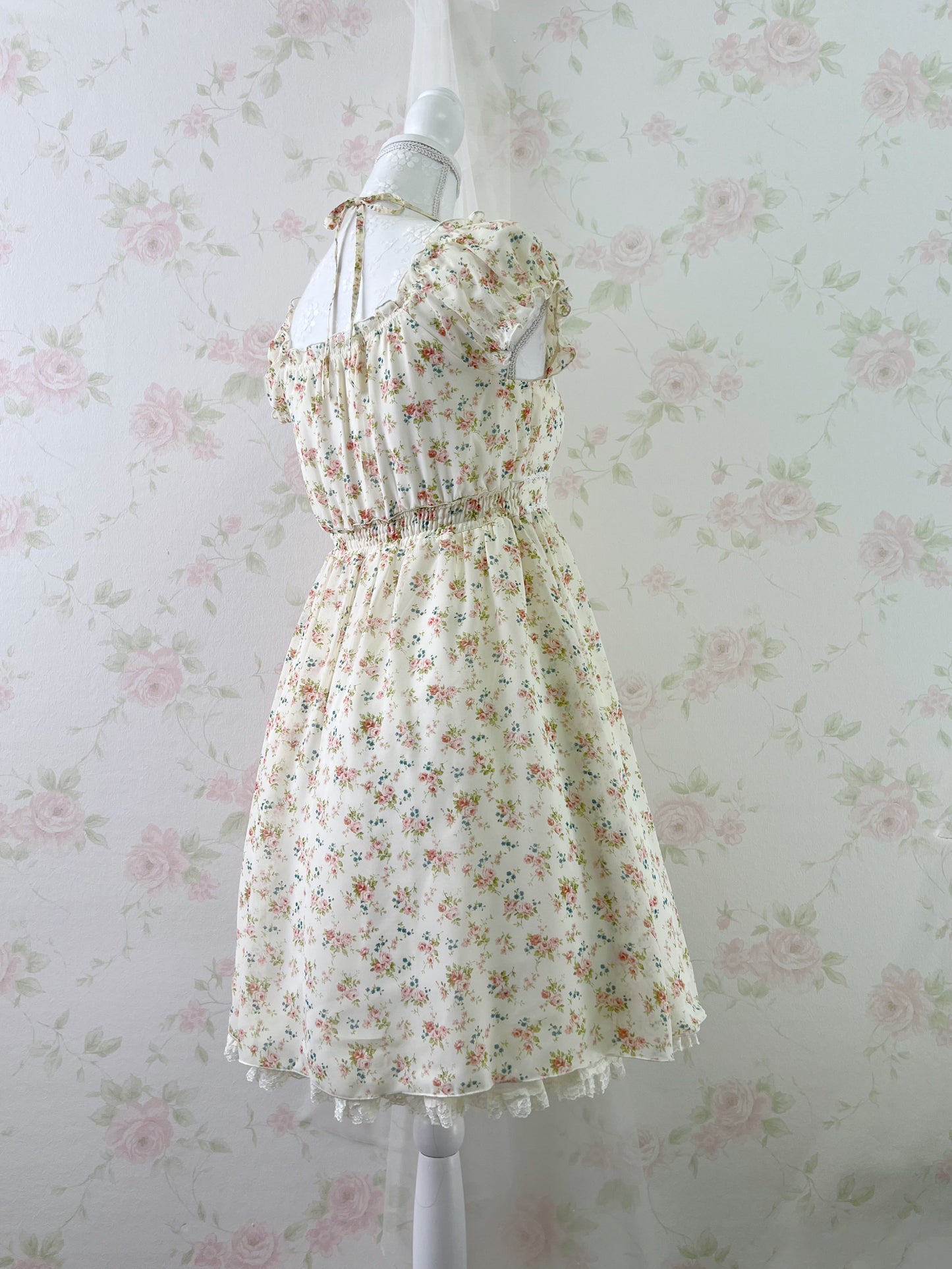 L’EST ROSE Halter Neck Floral Dress (Butter Yellow)