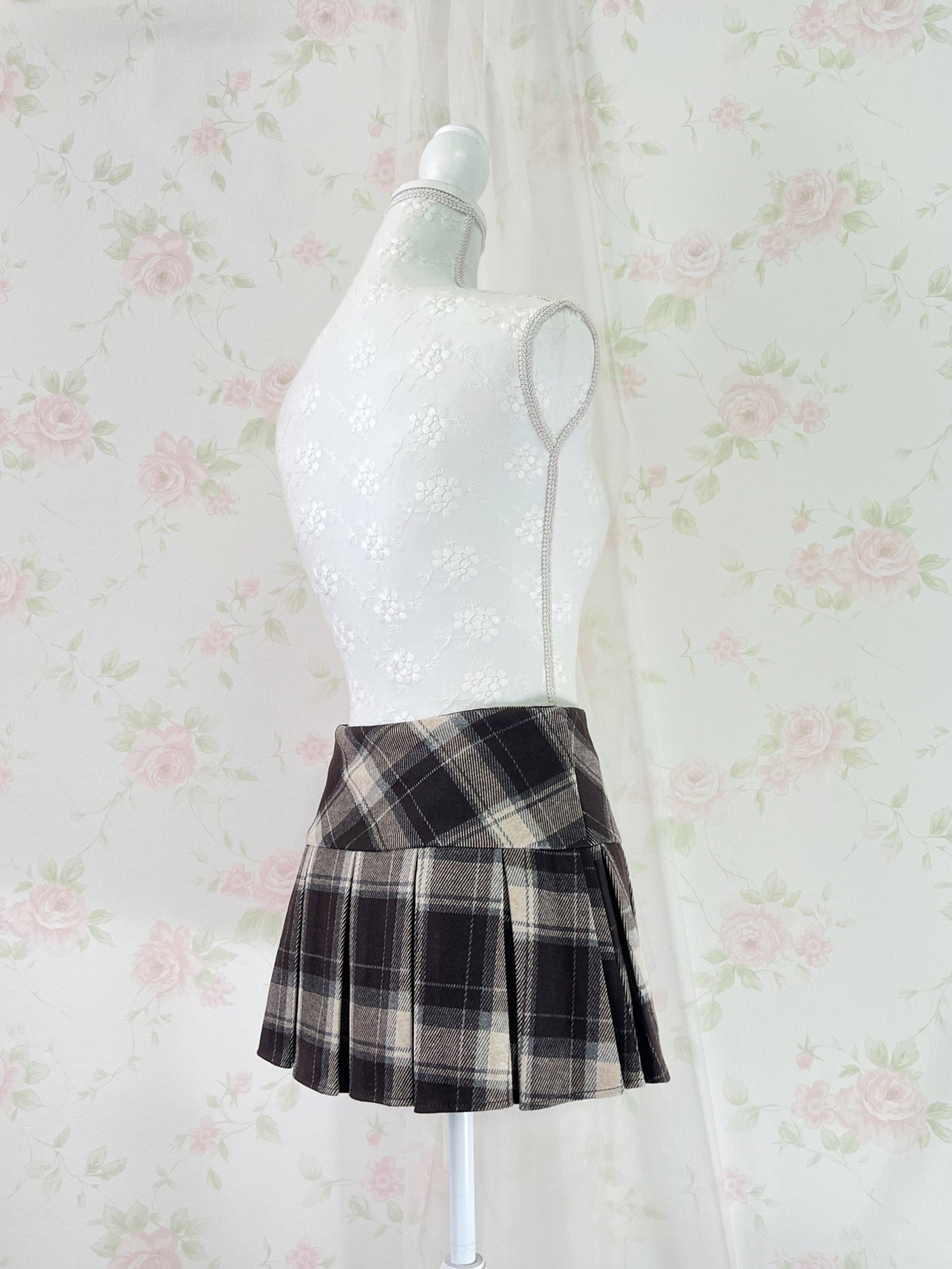 Wool Like Checked Pleated Skirt (Brown)